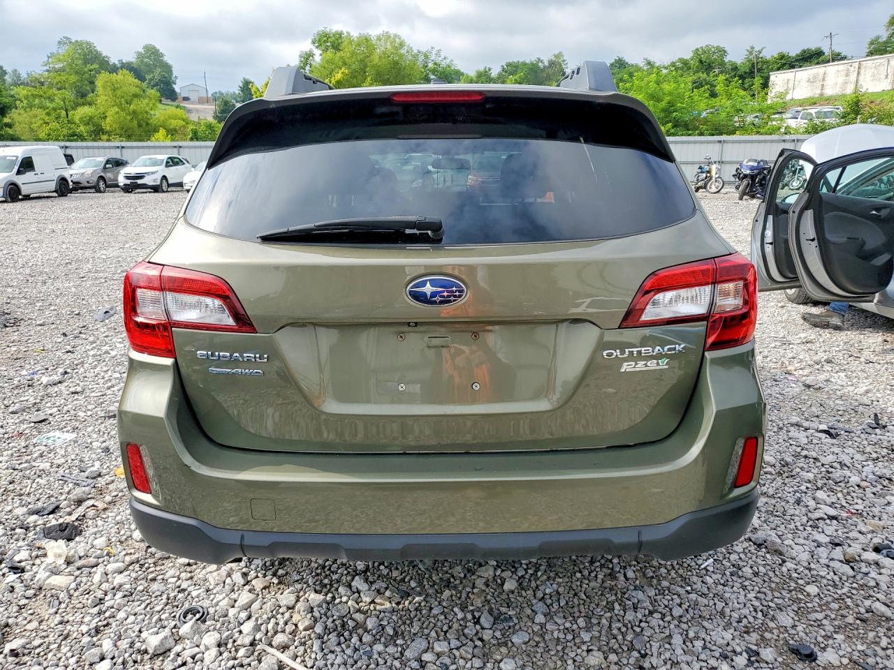 2015 Subaru Outback 2.5i Premium Green vin: 4S4BSACC3F3317787