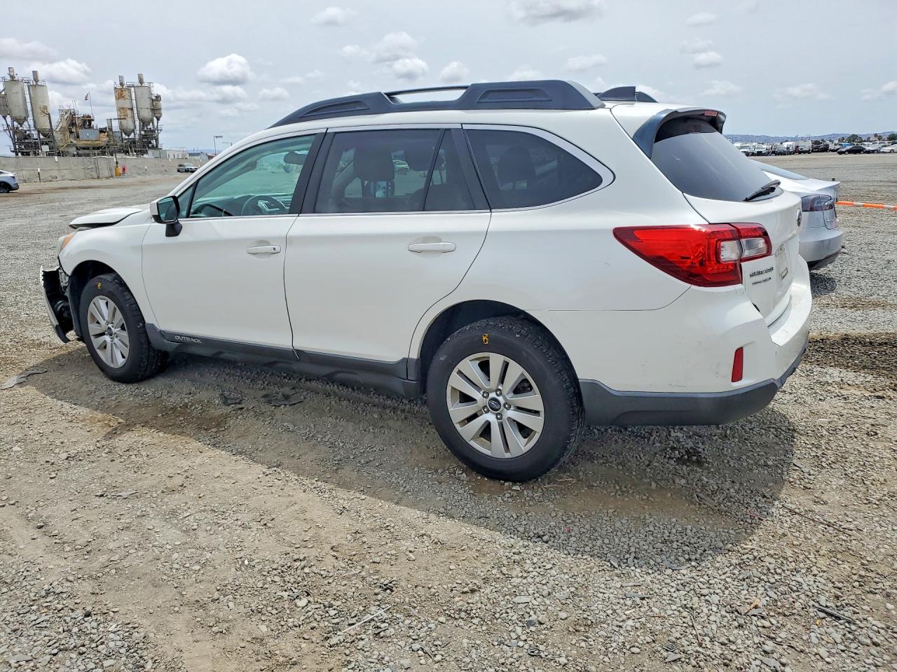 2016 Subaru Outback 2.5i Premium White vin: 4S4BSACC3G3356526