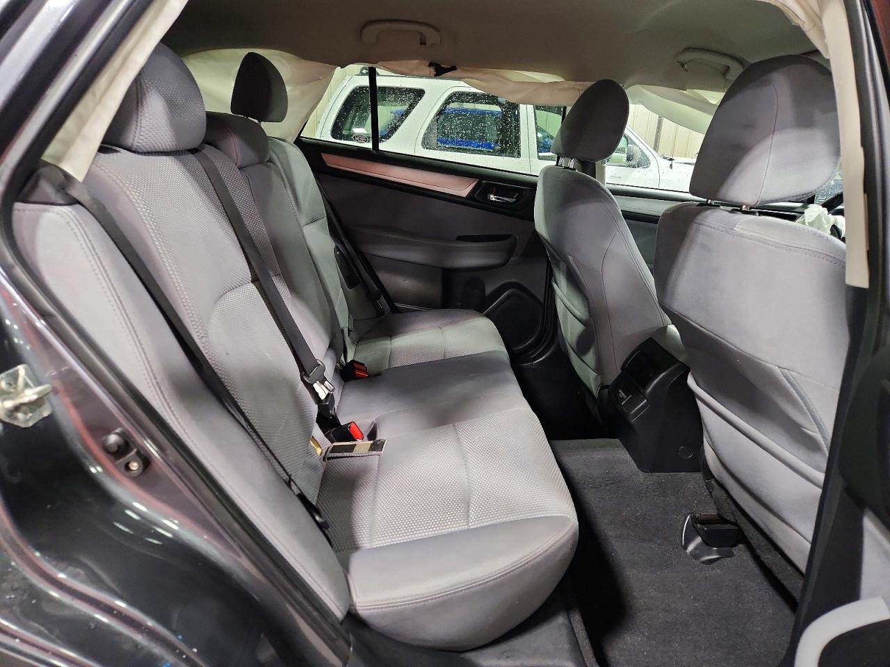 2018 Subaru Outback 2.5i Premium Gray vin: 4S4BSACC3J3283083
