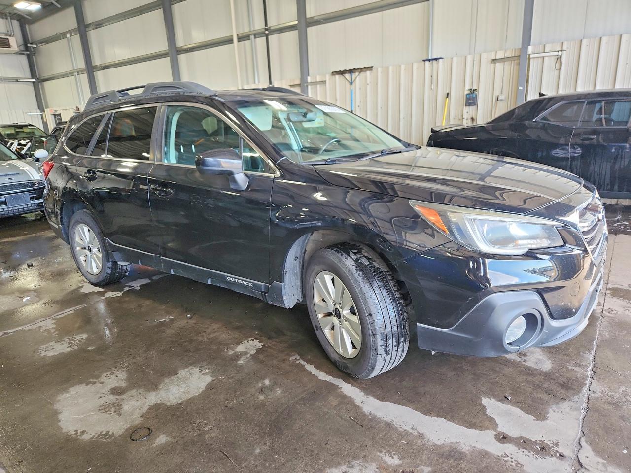 2018 Subaru Outback 2.5i Premium Black vin: 4S4BSACC3J3345856