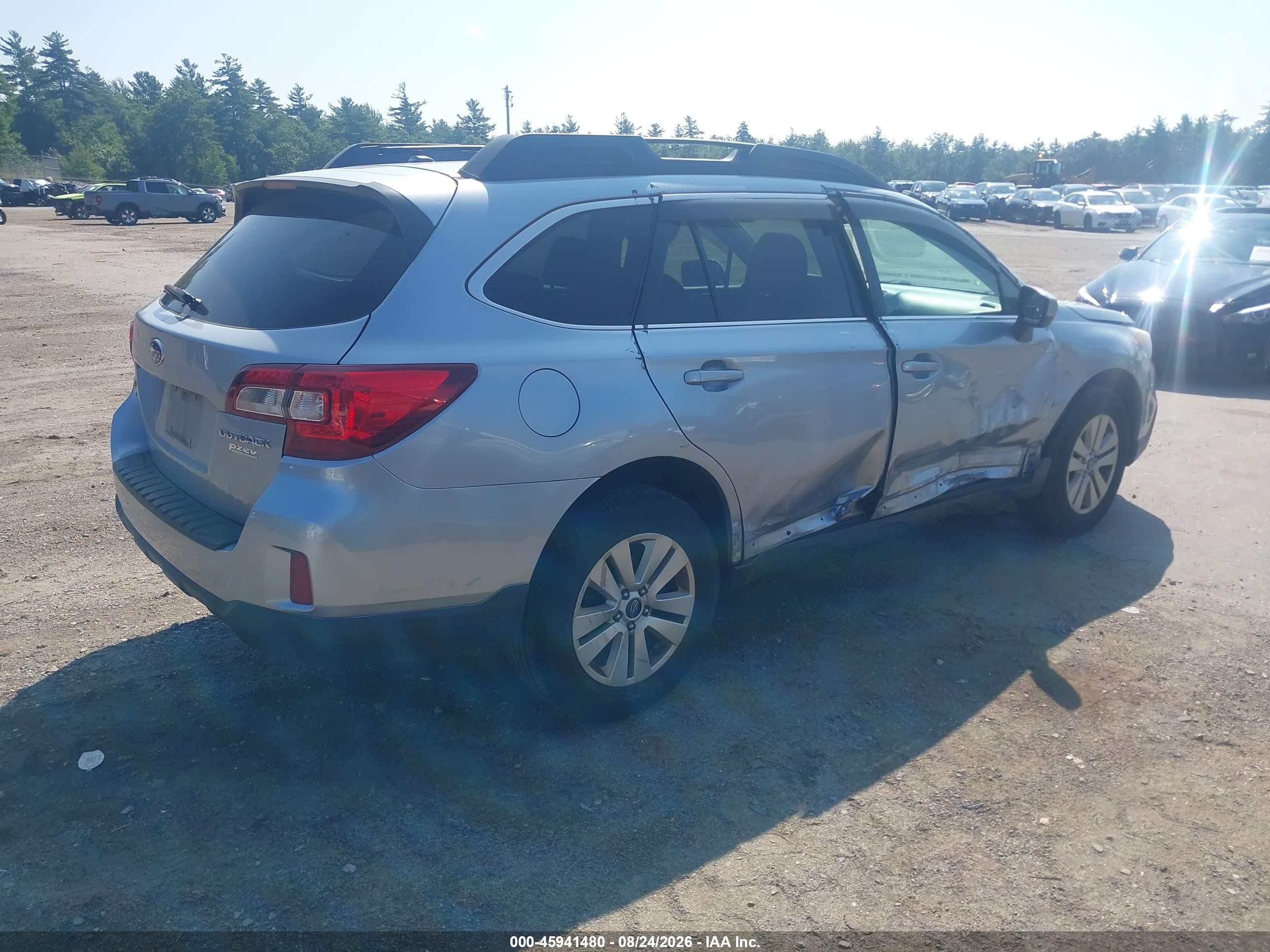 2015 Subaru Outback 2.5i Premium Серебряный vin: 4S4BSACC4F3237074