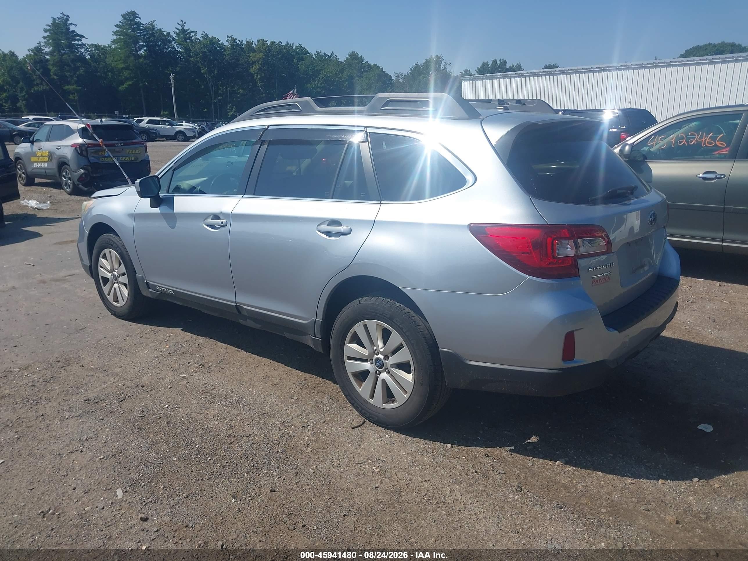 2015 Subaru Outback 2.5i Premium Серебряный vin: 4S4BSACC4F3237074