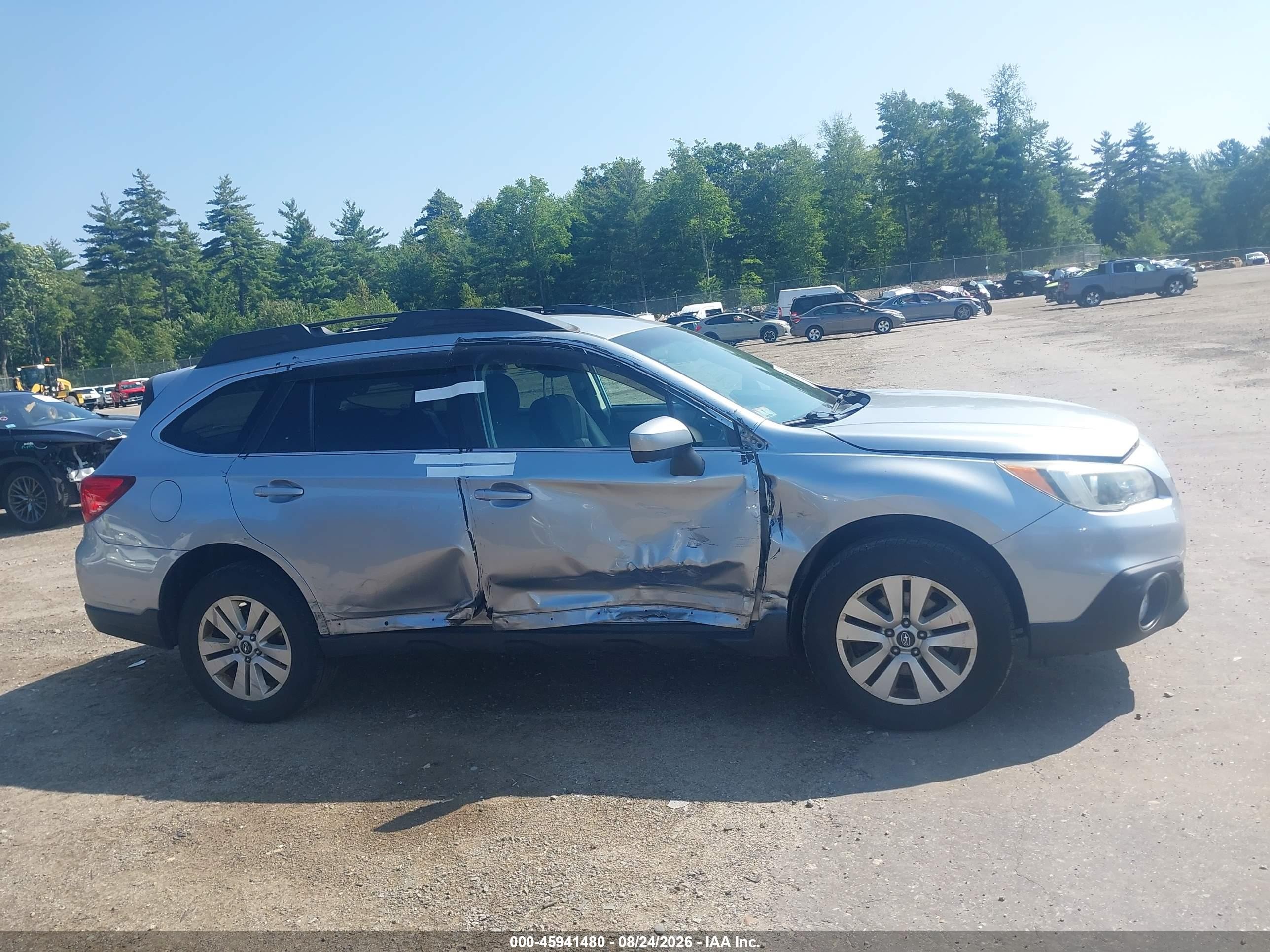 2015 Subaru Outback 2.5i Premium Серебряный vin: 4S4BSACC4F3237074