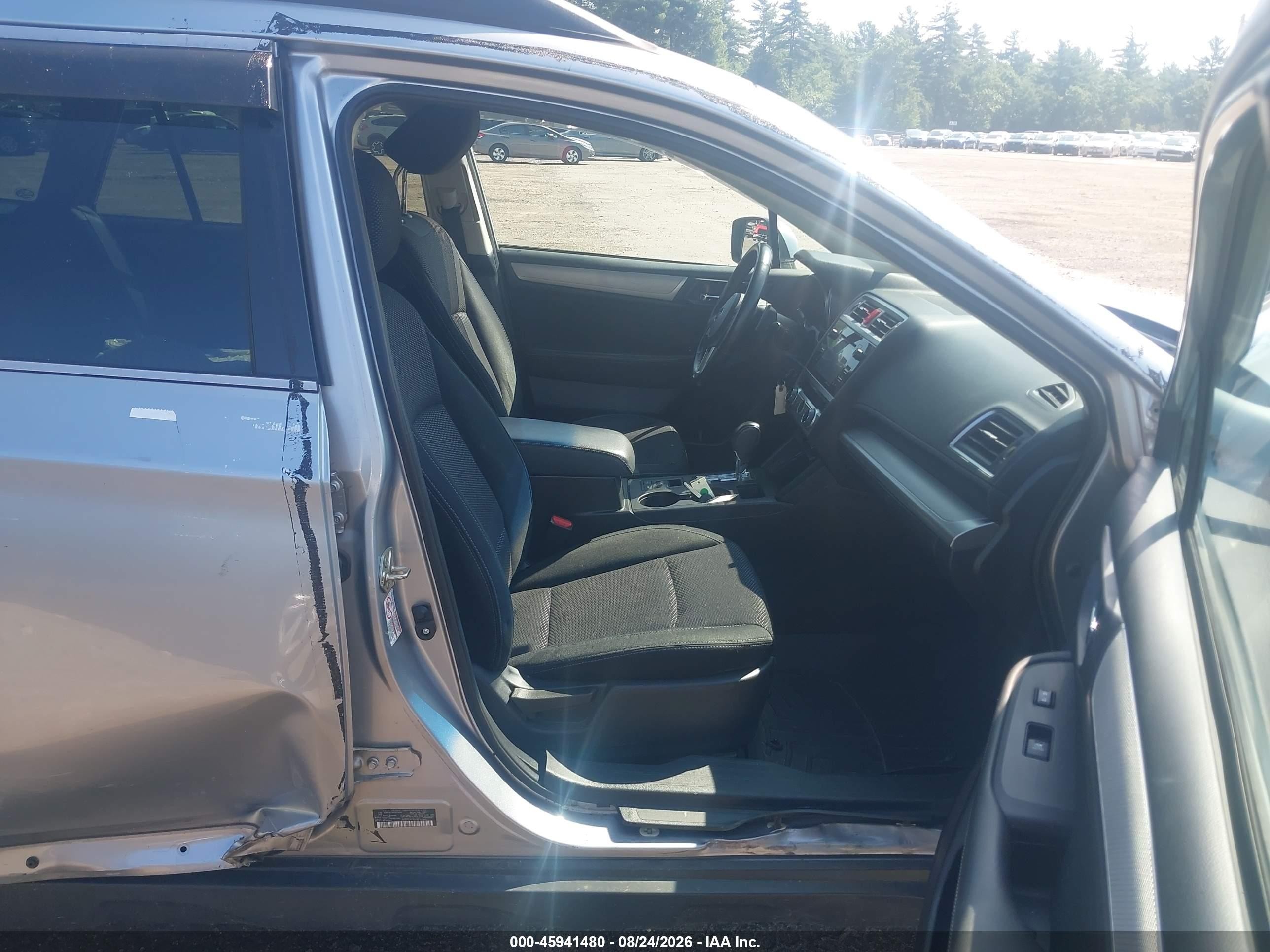 2015 Subaru Outback 2.5i Premium Серебряный vin: 4S4BSACC4F3237074
