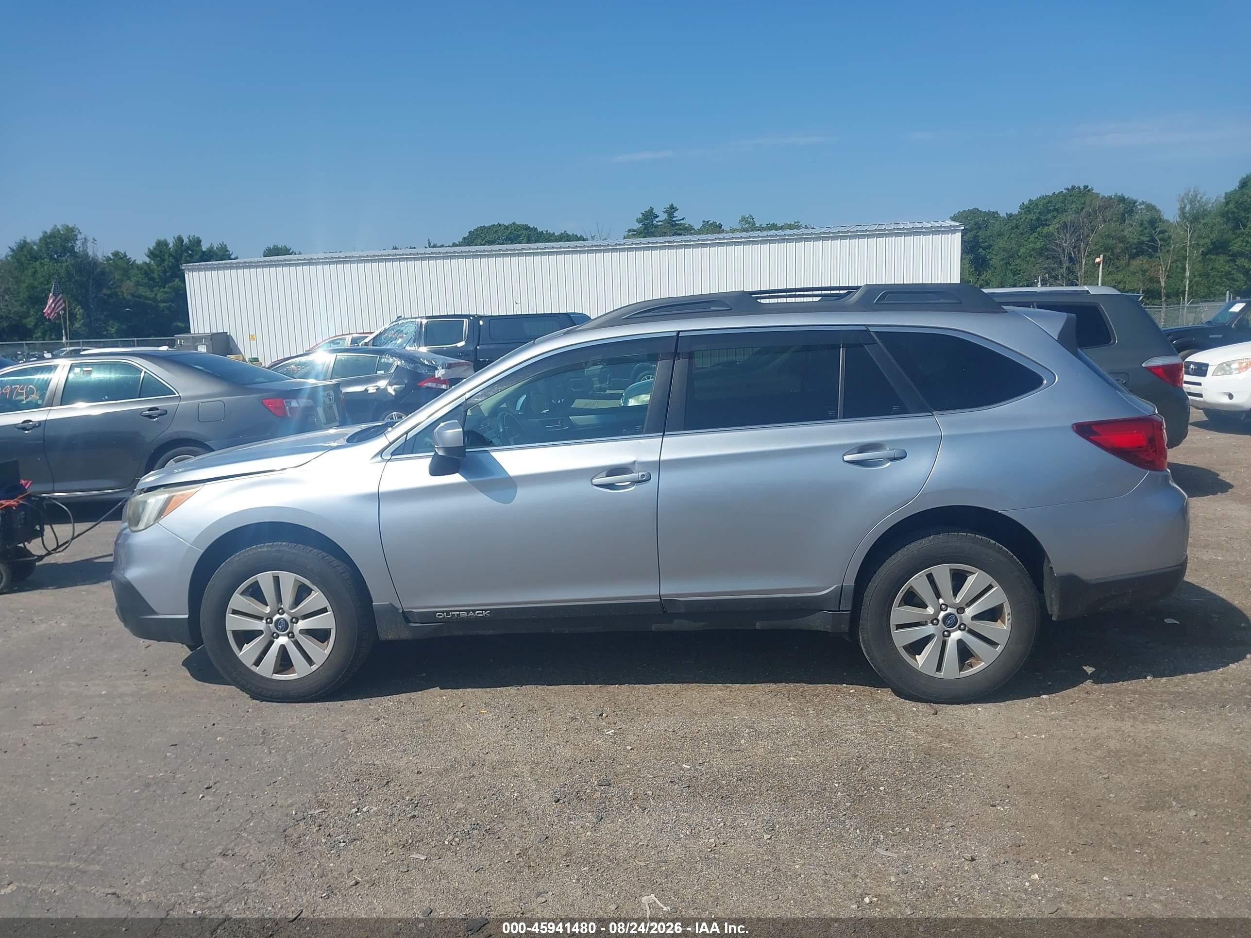 2015 Subaru Outback 2.5i Premium Серебряный vin: 4S4BSACC4F3237074