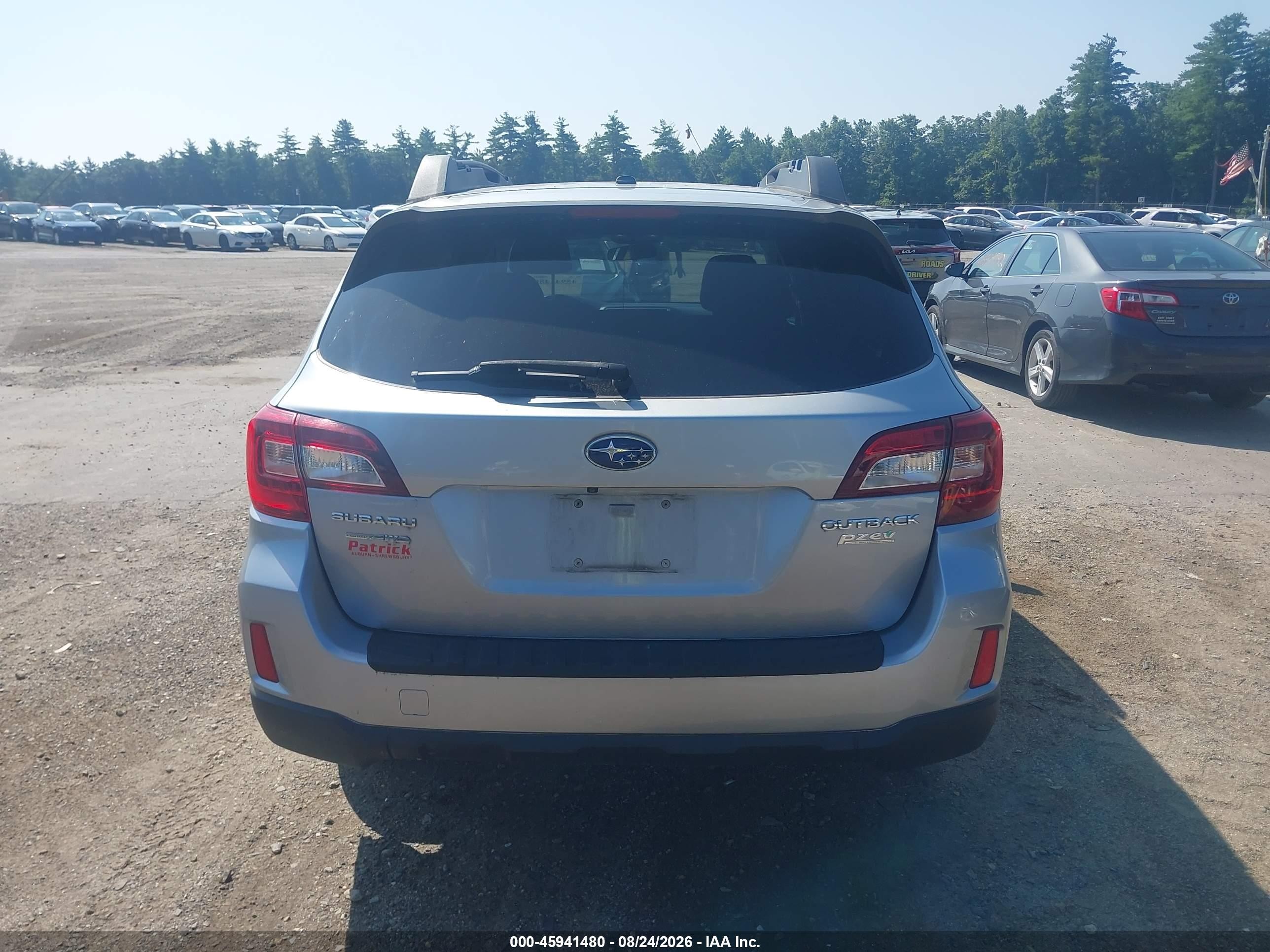 2015 Subaru Outback 2.5i Premium Серебряный vin: 4S4BSACC4F3237074