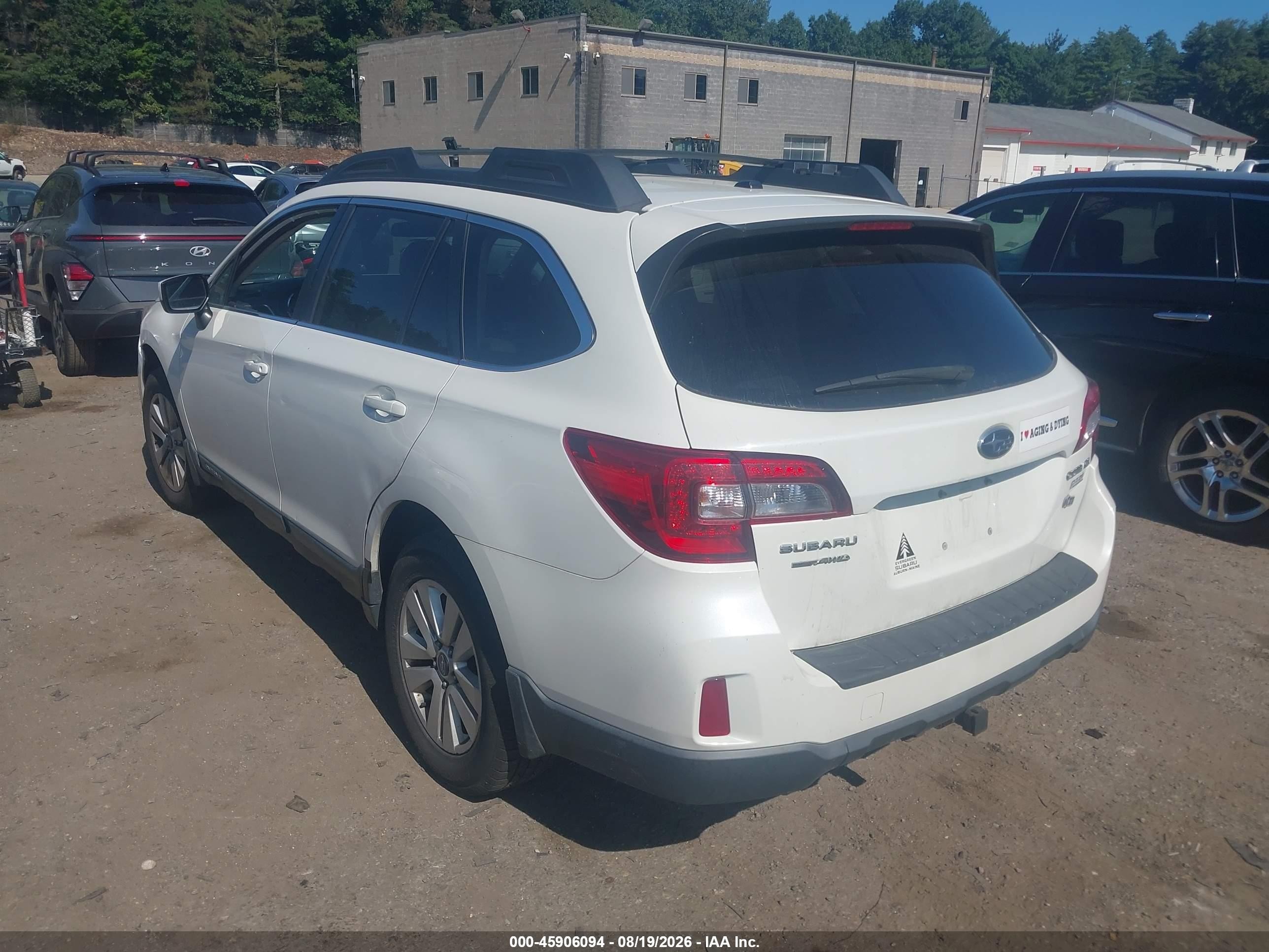2015 Subaru Outback 2.5i Premium White vin: 4S4BSACC5F3279639