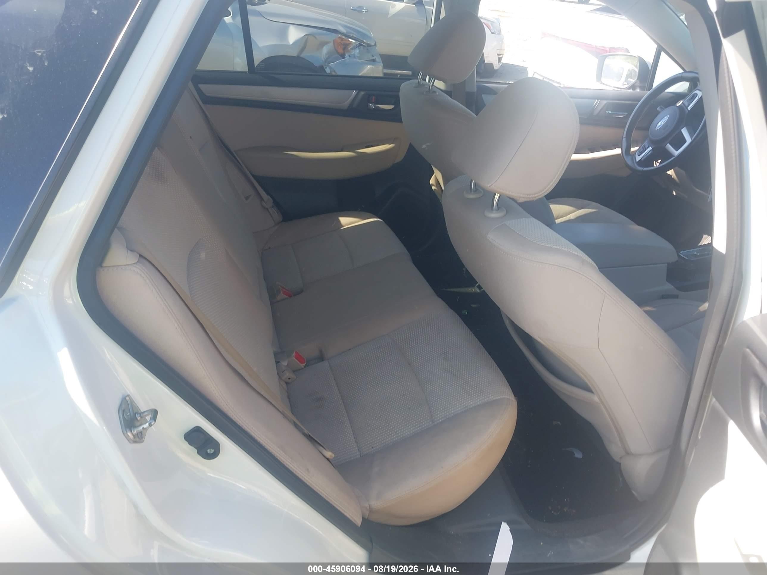 2015 Subaru Outback 2.5i Premium White vin: 4S4BSACC5F3279639