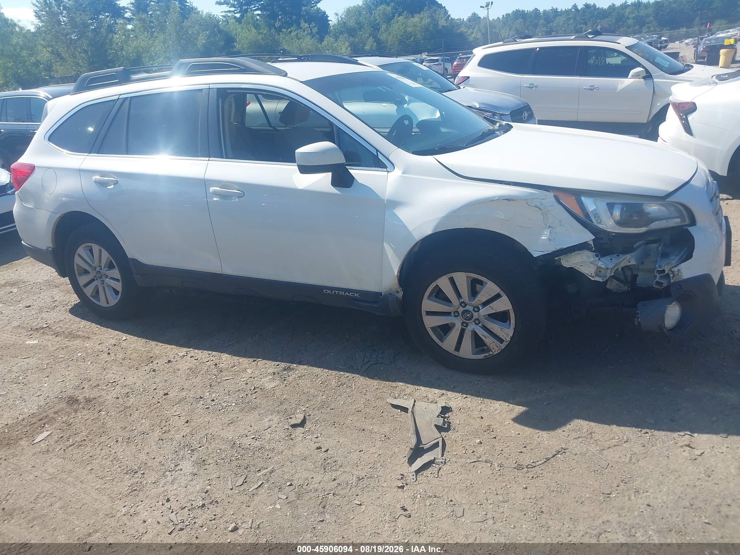 2015 Subaru Outback 2.5i Premium White vin: 4S4BSACC5F3279639
