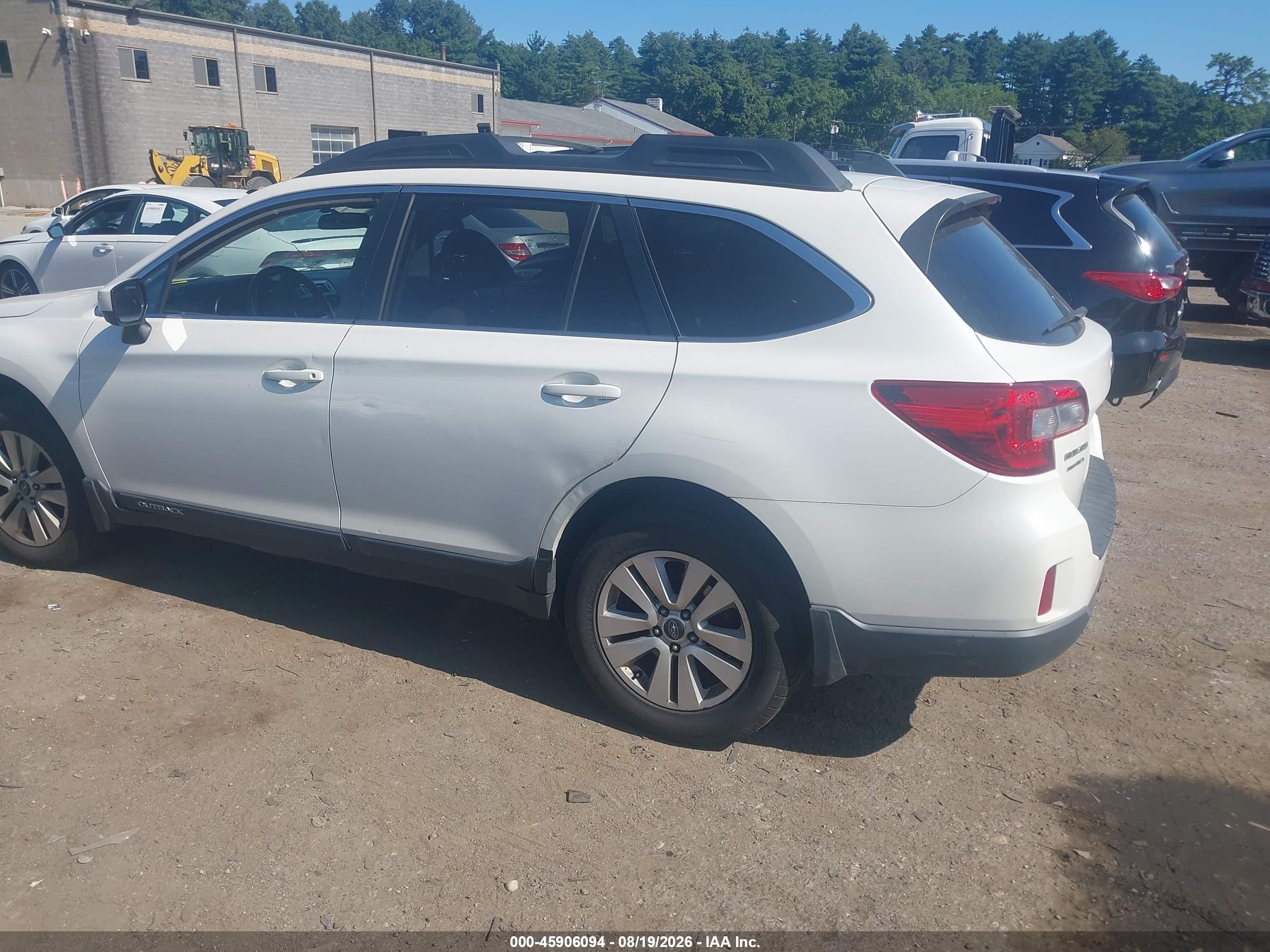 2015 Subaru Outback 2.5i Premium White vin: 4S4BSACC5F3279639