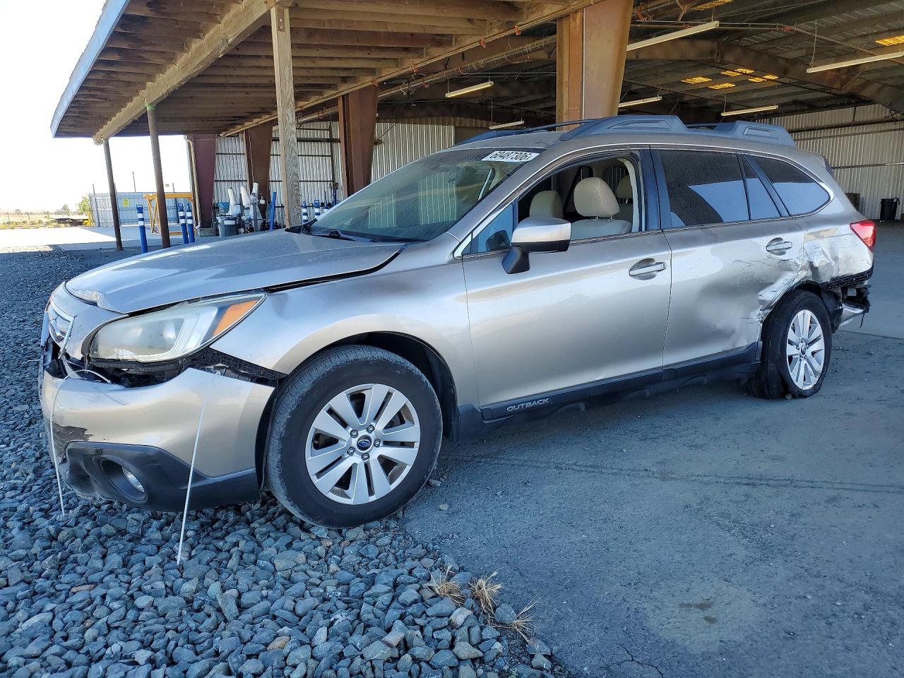 2015 Subaru Outback 2.5i Premium Бежевый vin: 4S4BSACC5F3335126