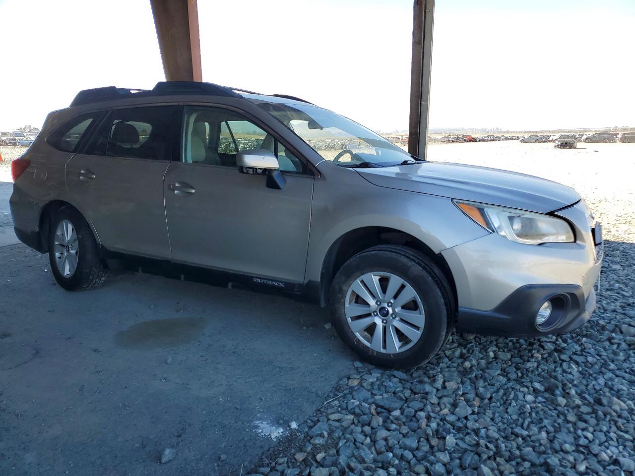 2015 Subaru Outback 2.5i Premium Beige vin: 4S4BSACC5F3335126
