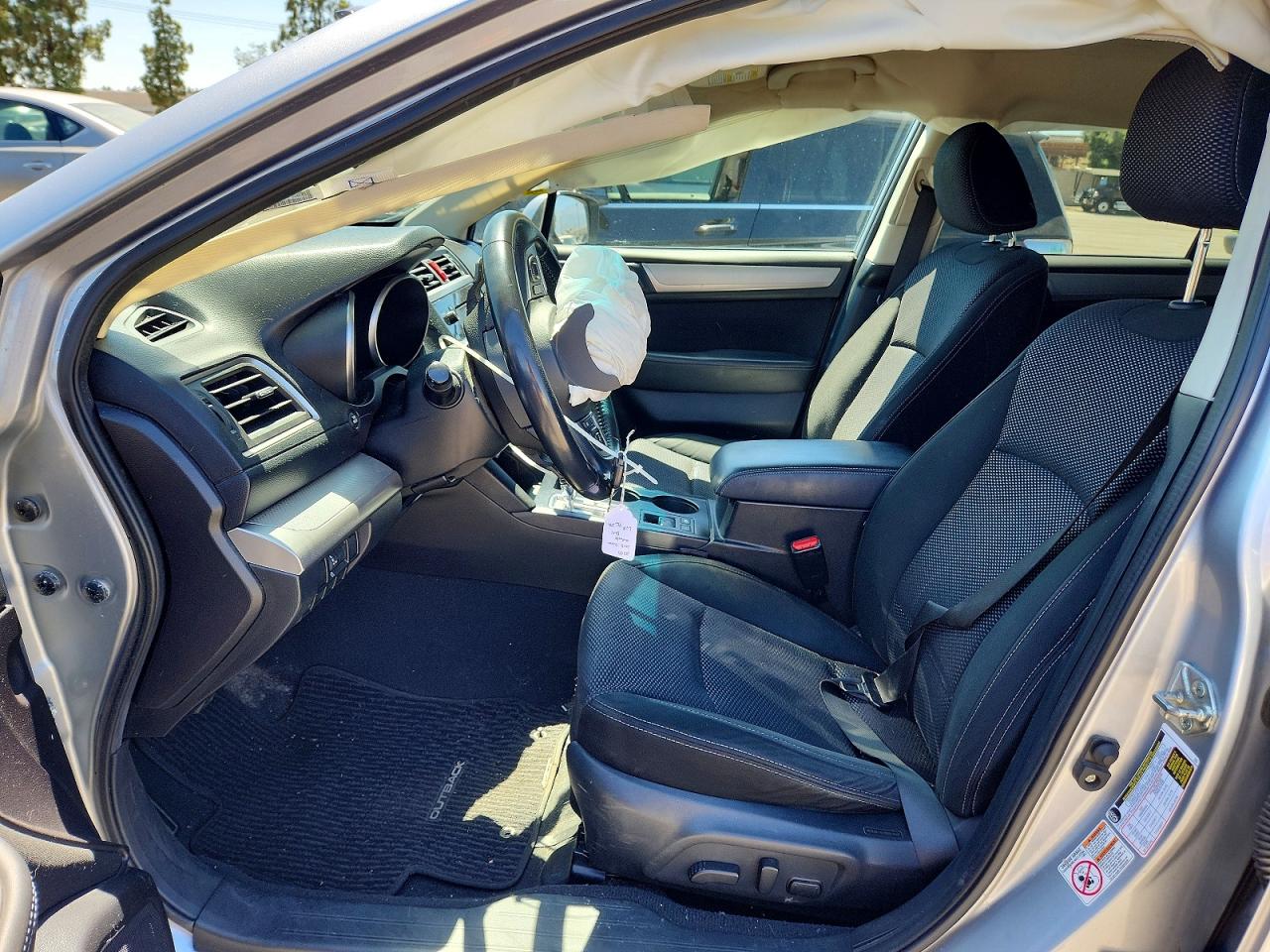 2017 Subaru Outback 2.5i Premium Silver vin: 4S4BSACC5H3377573