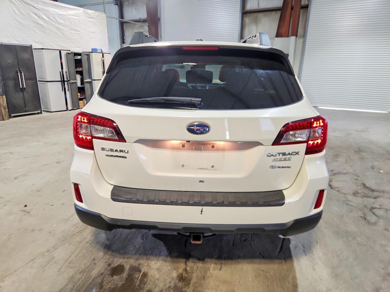 2015 Subaru Outback 2.5i Premium Белый vin: 4S4BSACC6F3316956
