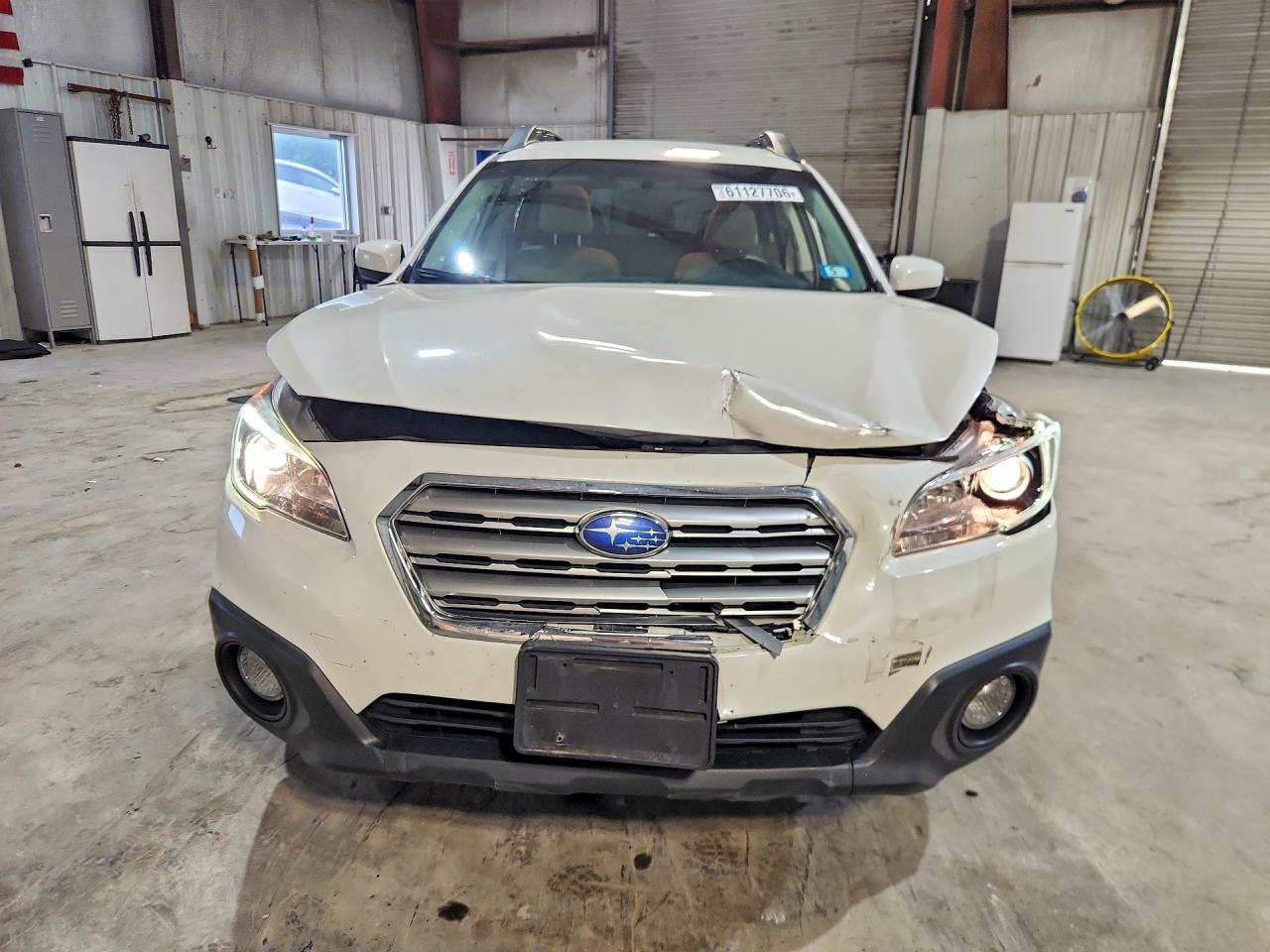 2015 Subaru Outback 2.5i Premium Белый vin: 4S4BSACC6F3316956