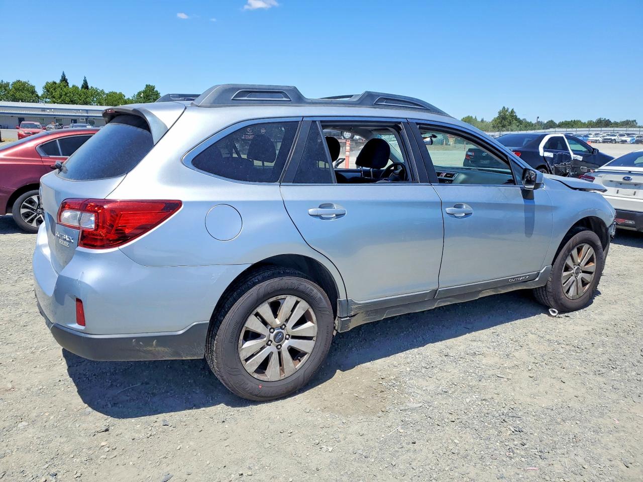 2015 Subaru Outback 2.5i Premium Silver vin: 4S4BSACC6F3345017