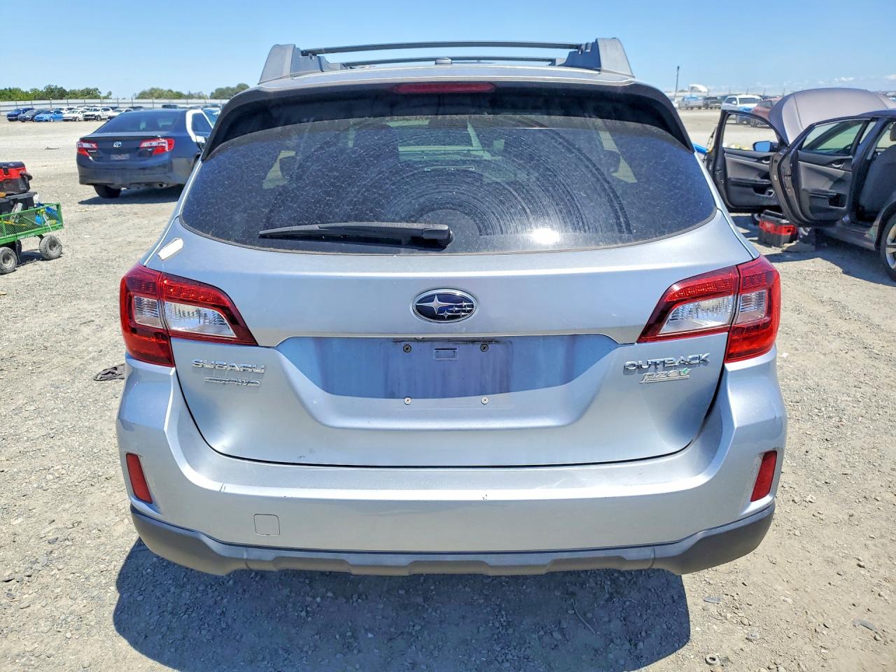 2015 Subaru Outback 2.5i Premium Silver vin: 4S4BSACC6F3345017
