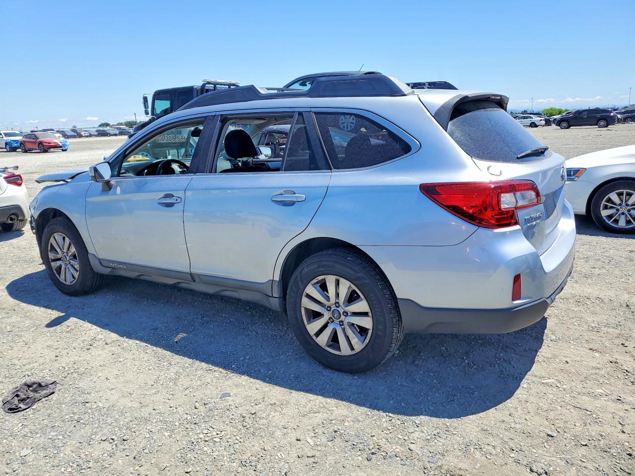2015 Subaru Outback 2.5i Premium Silver vin: 4S4BSACC6F3345017