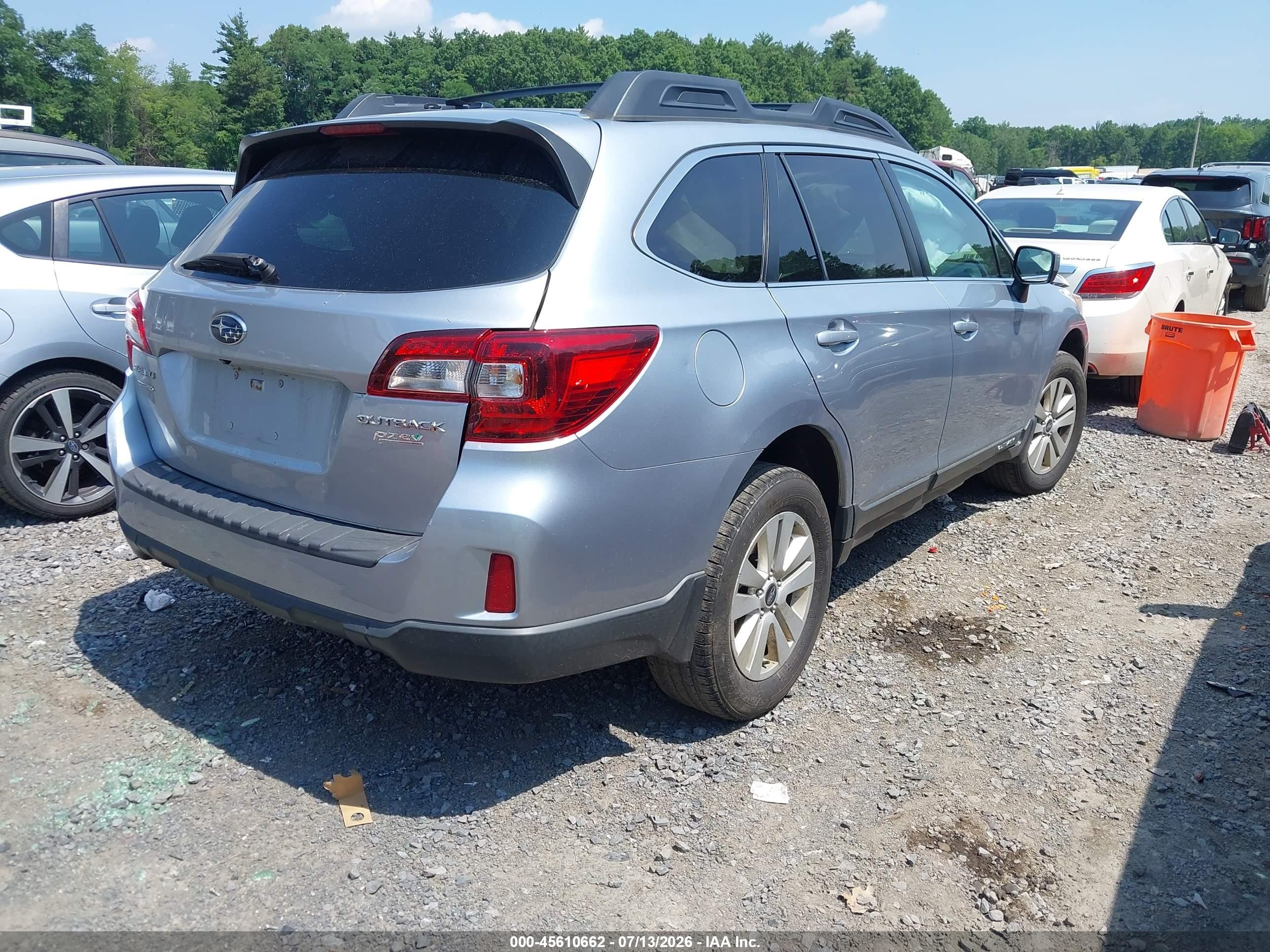 2015 Subaru Outback 2.5i Premium Silver vin: 4S4BSACC6F3357460
