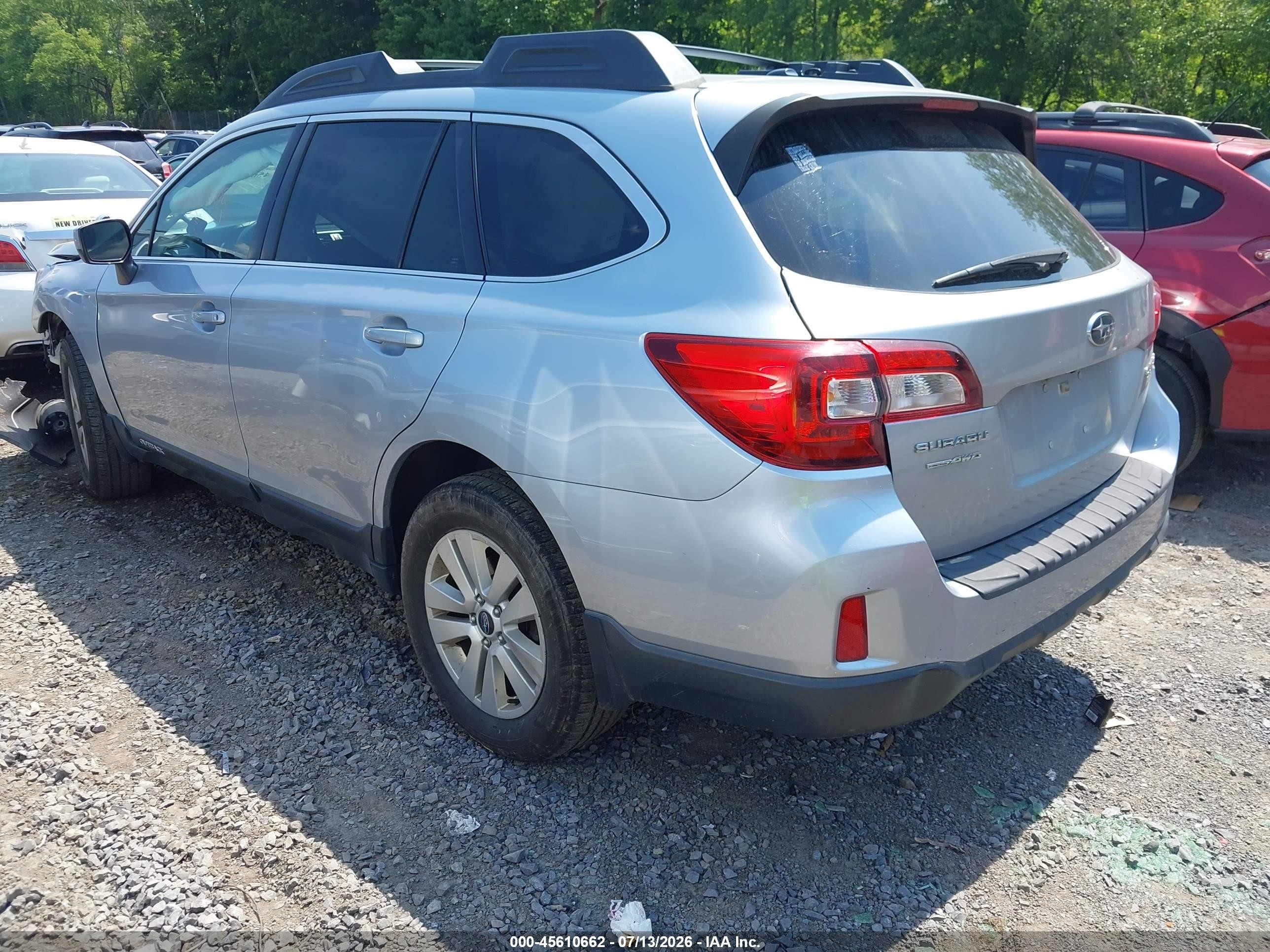 2015 Subaru Outback 2.5i Premium Silver vin: 4S4BSACC6F3357460