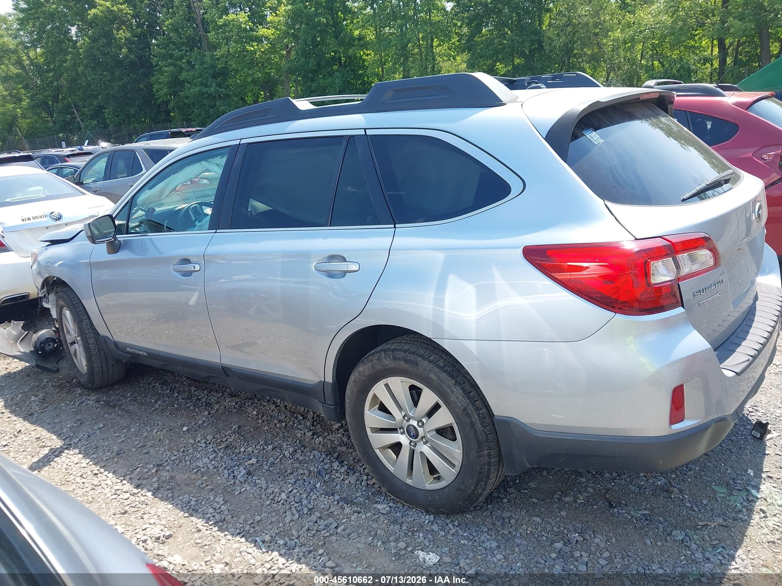 2015 Subaru Outback 2.5i Premium Silver vin: 4S4BSACC6F3357460