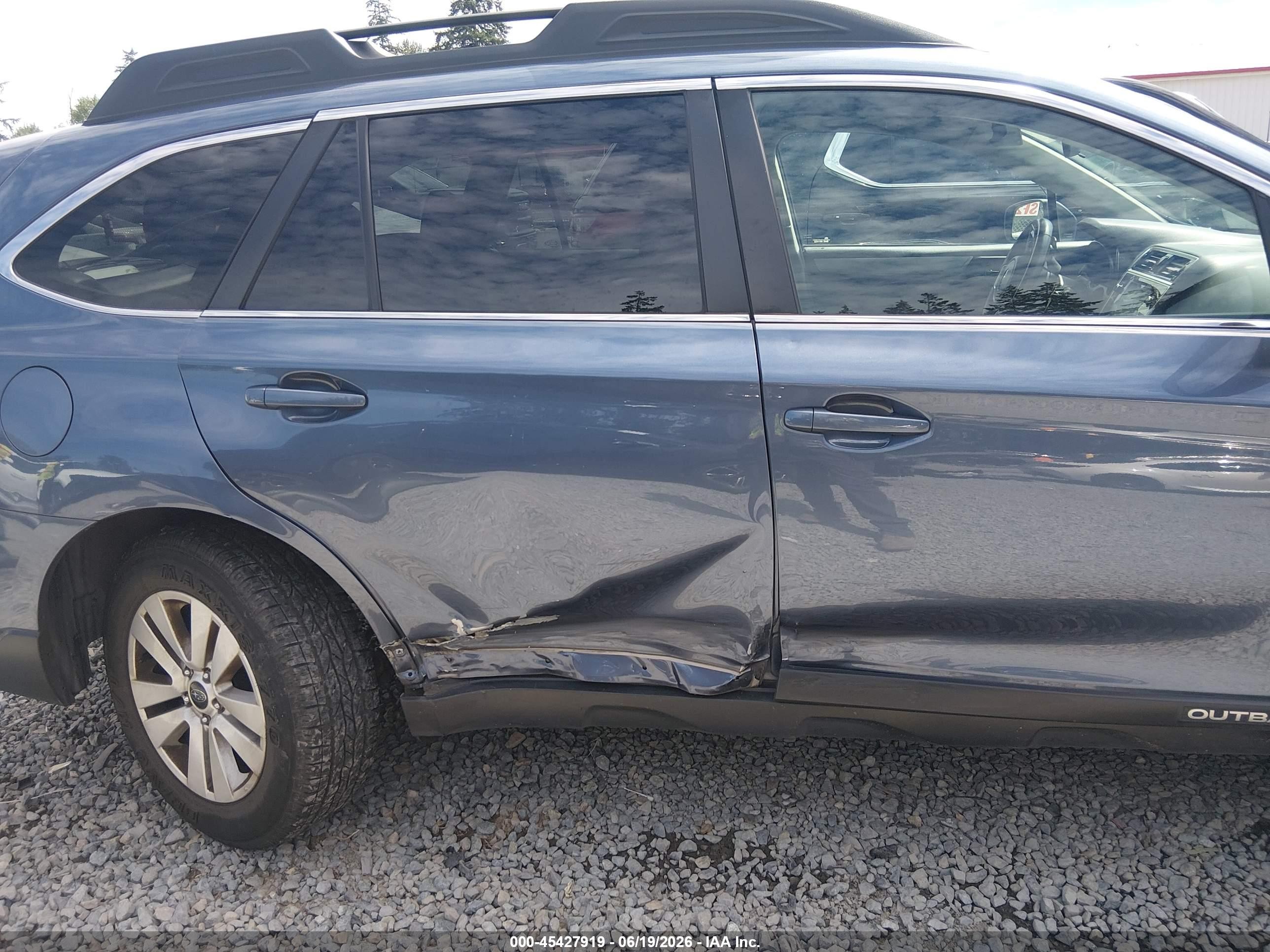 2018 Subaru Outback 2.5i Premium Blue vin: 4S4BSACC6J3287046