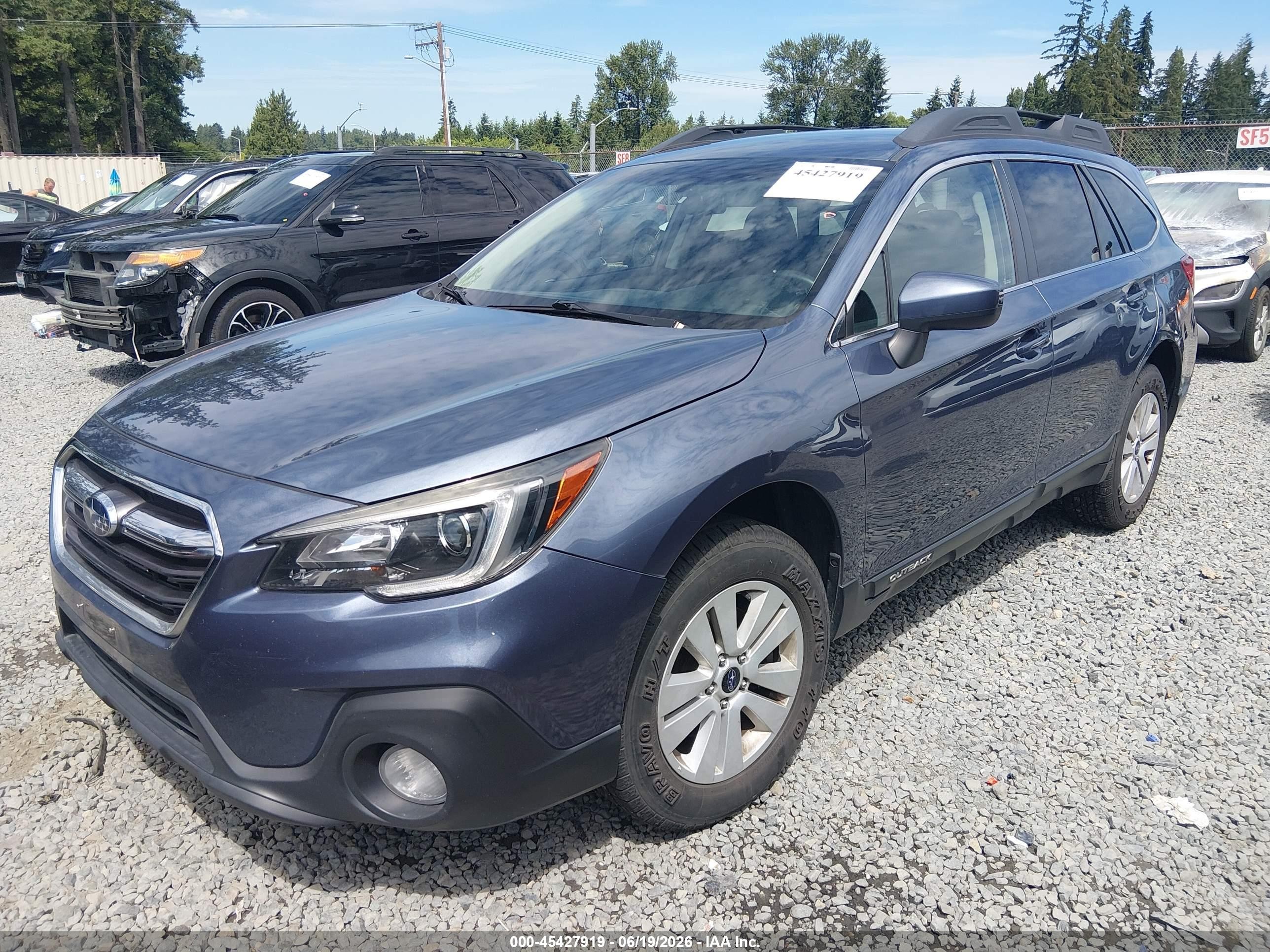 2018 Subaru Outback 2.5i Premium Blue vin: 4S4BSACC6J3287046