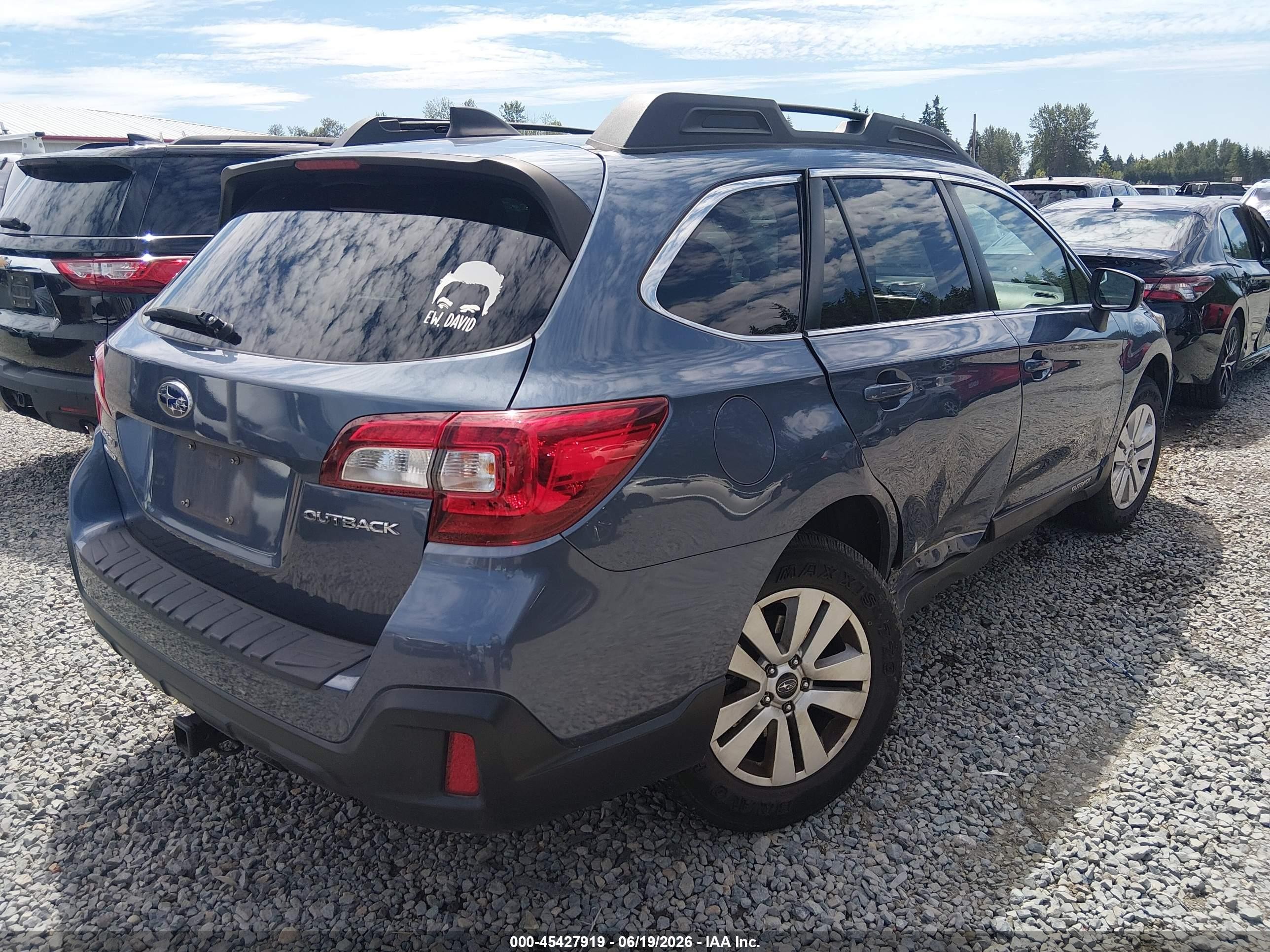2018 Subaru Outback 2.5i Premium Blue vin: 4S4BSACC6J3287046