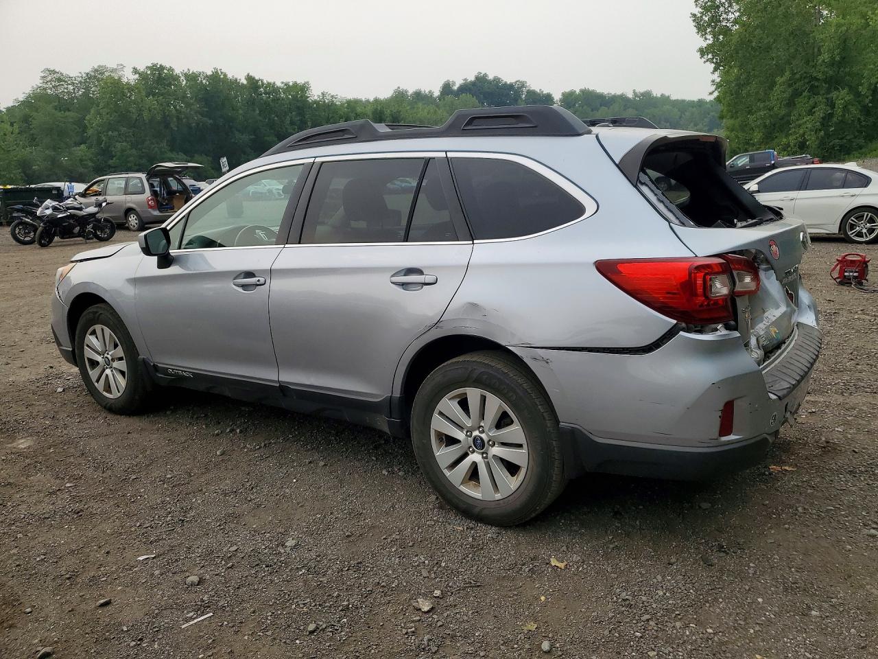 2015 Subaru Outback 2.5i Premium Silver vin: 4S4BSACC7F3211276