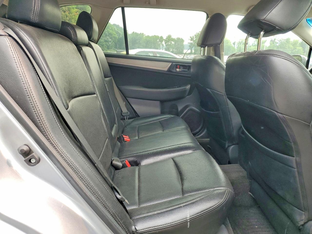 2015 Subaru Outback 2.5i Premium Silver vin: 4S4BSACC7F3211276