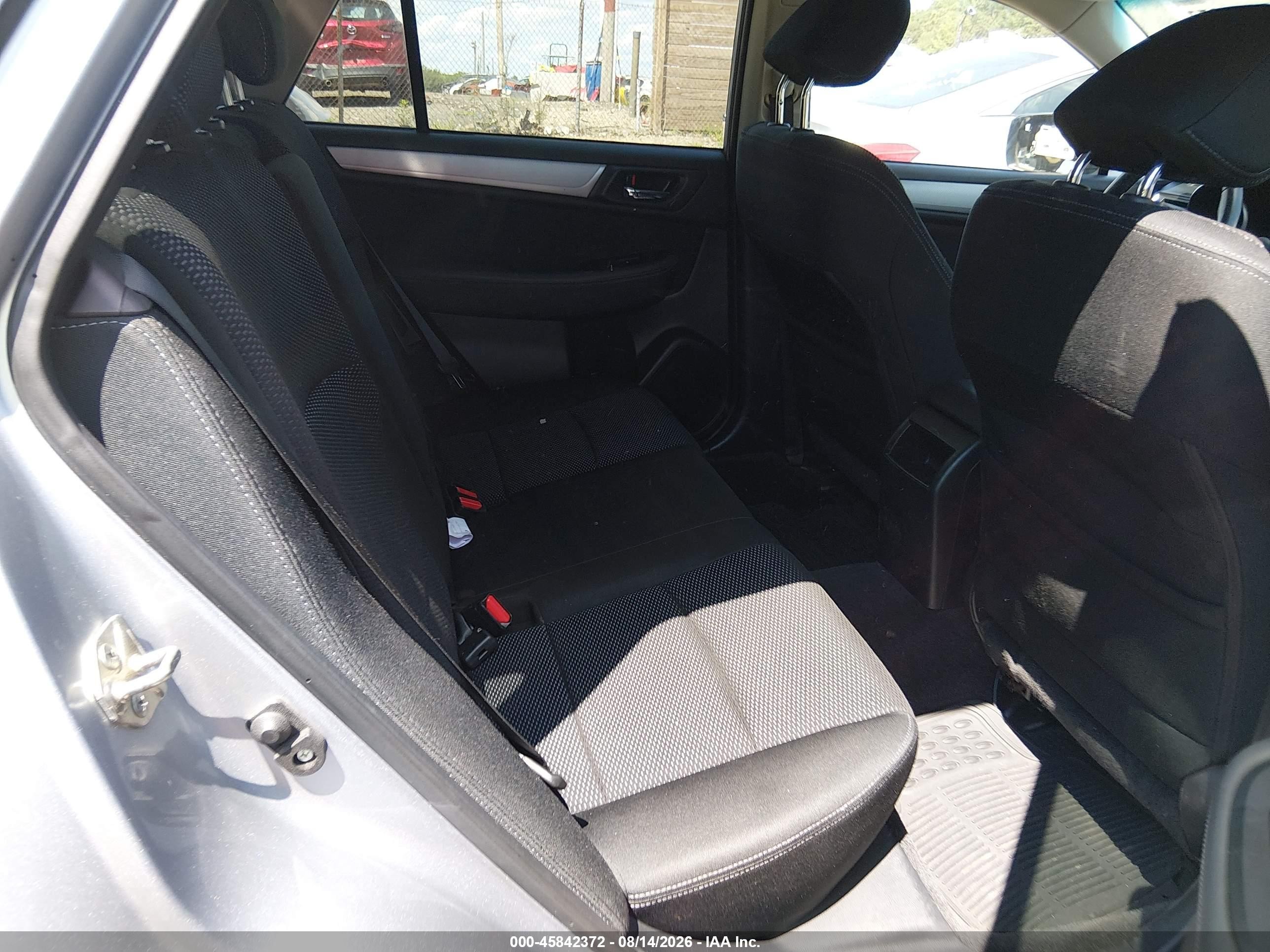2015 Subaru Outback 2.5i Premium Silver vin: 4S4BSACC7F3234220