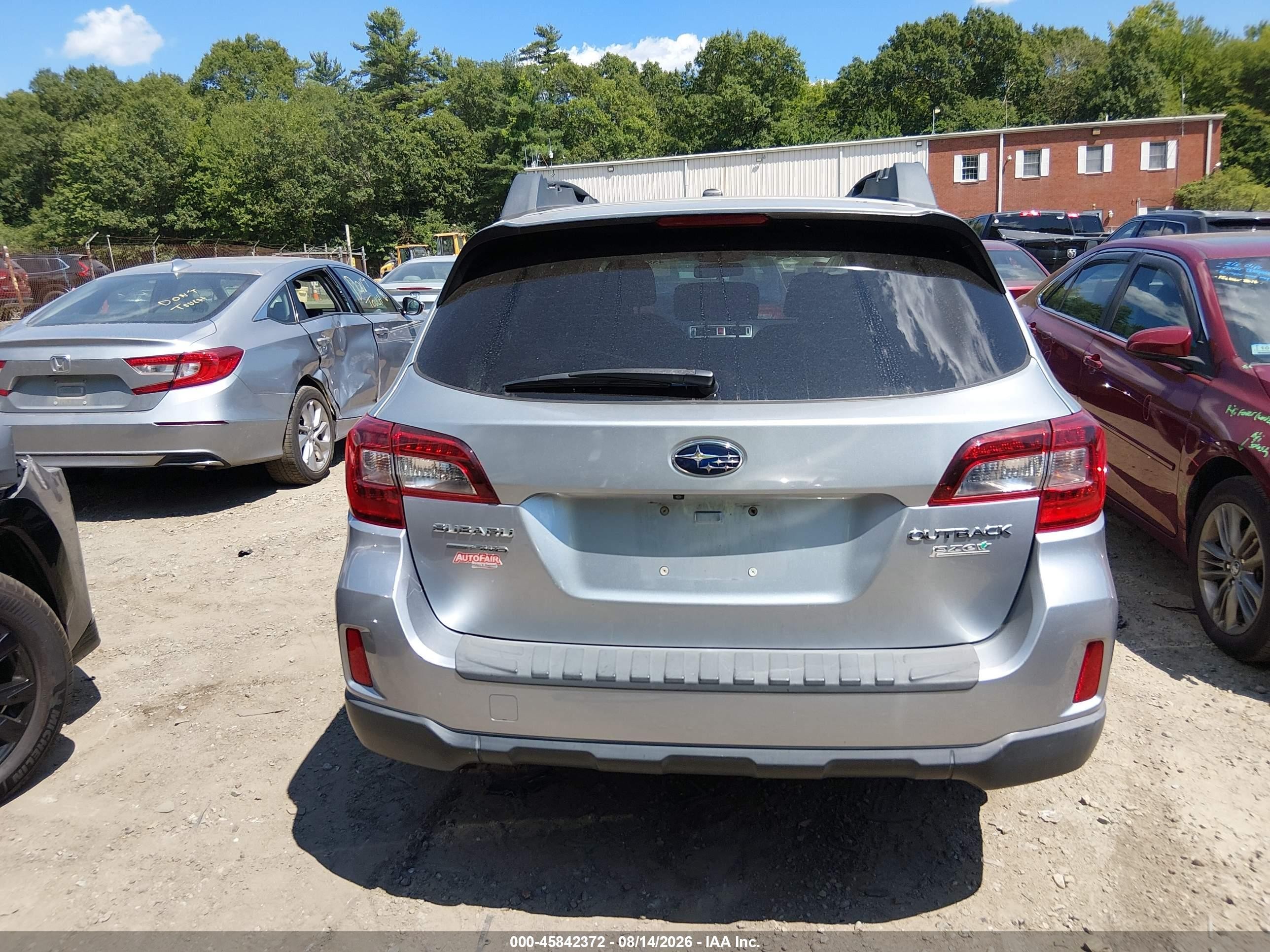 2015 Subaru Outback 2.5i Premium Silver vin: 4S4BSACC7F3234220