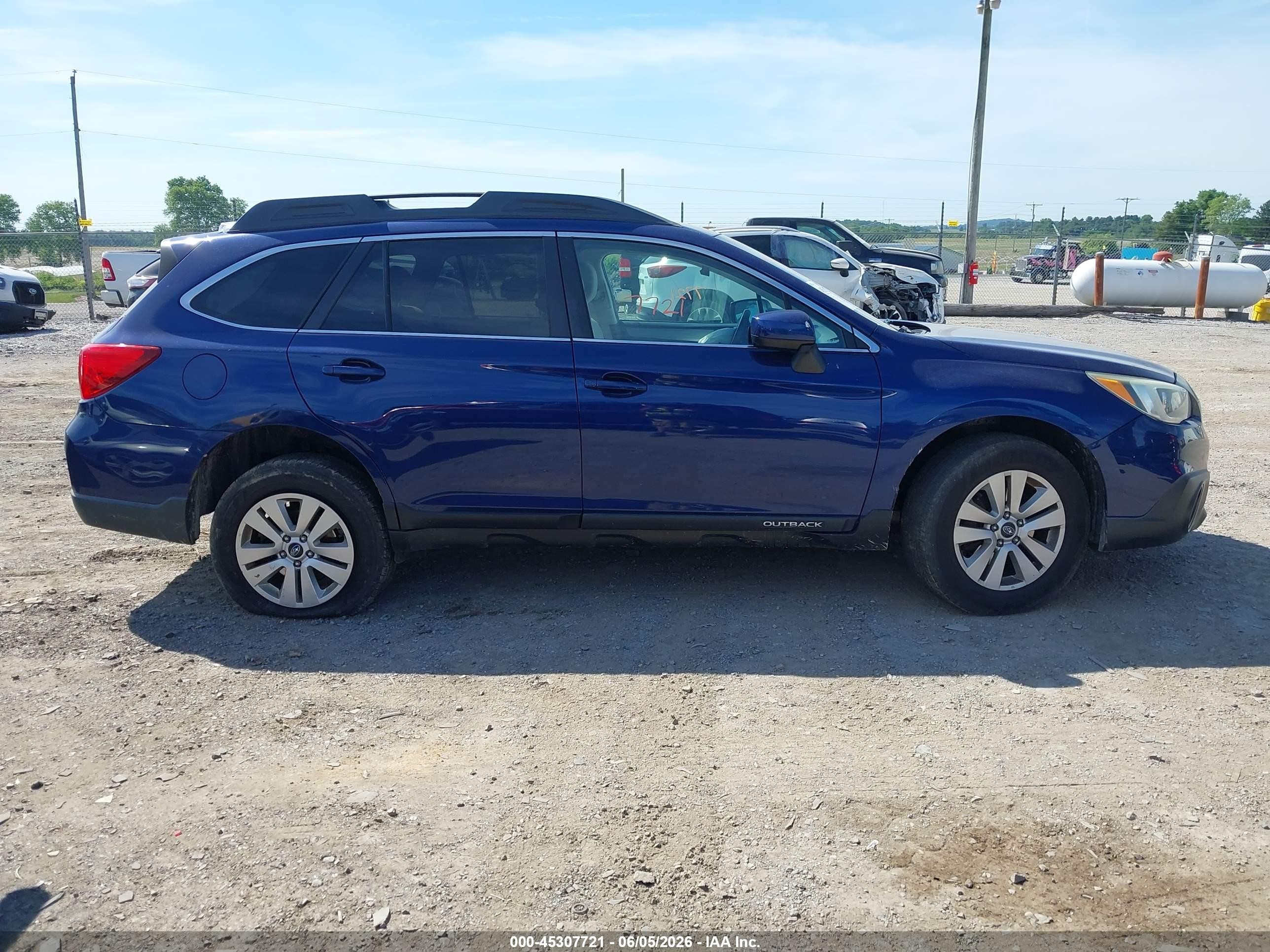 2015 Subaru Outback 2.5i Premium Blue vin: 4S4BSACC7F3307490