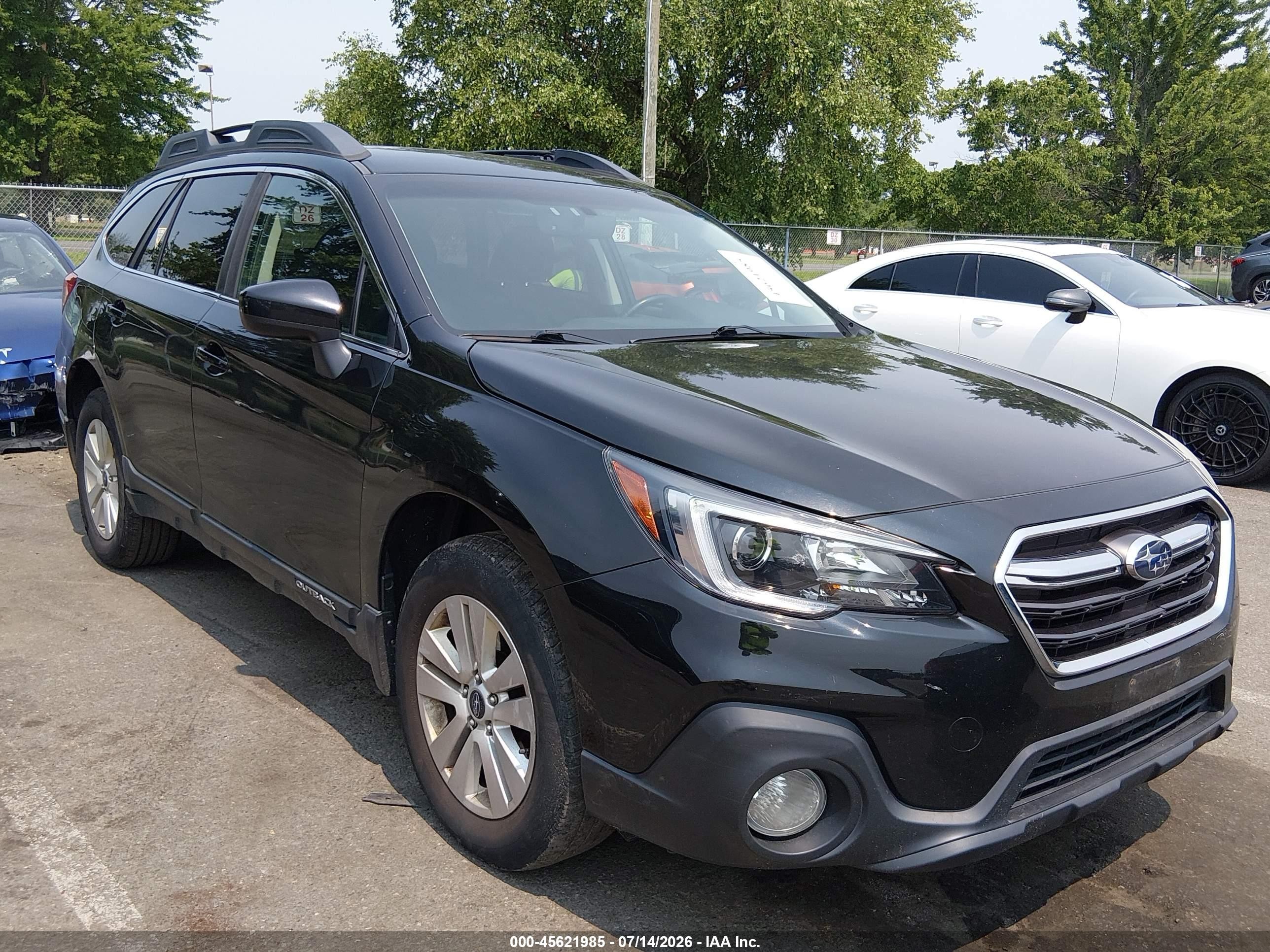 2018 Subaru Outback 2.5i Premium Black vin: 4S4BSACC8J3285427