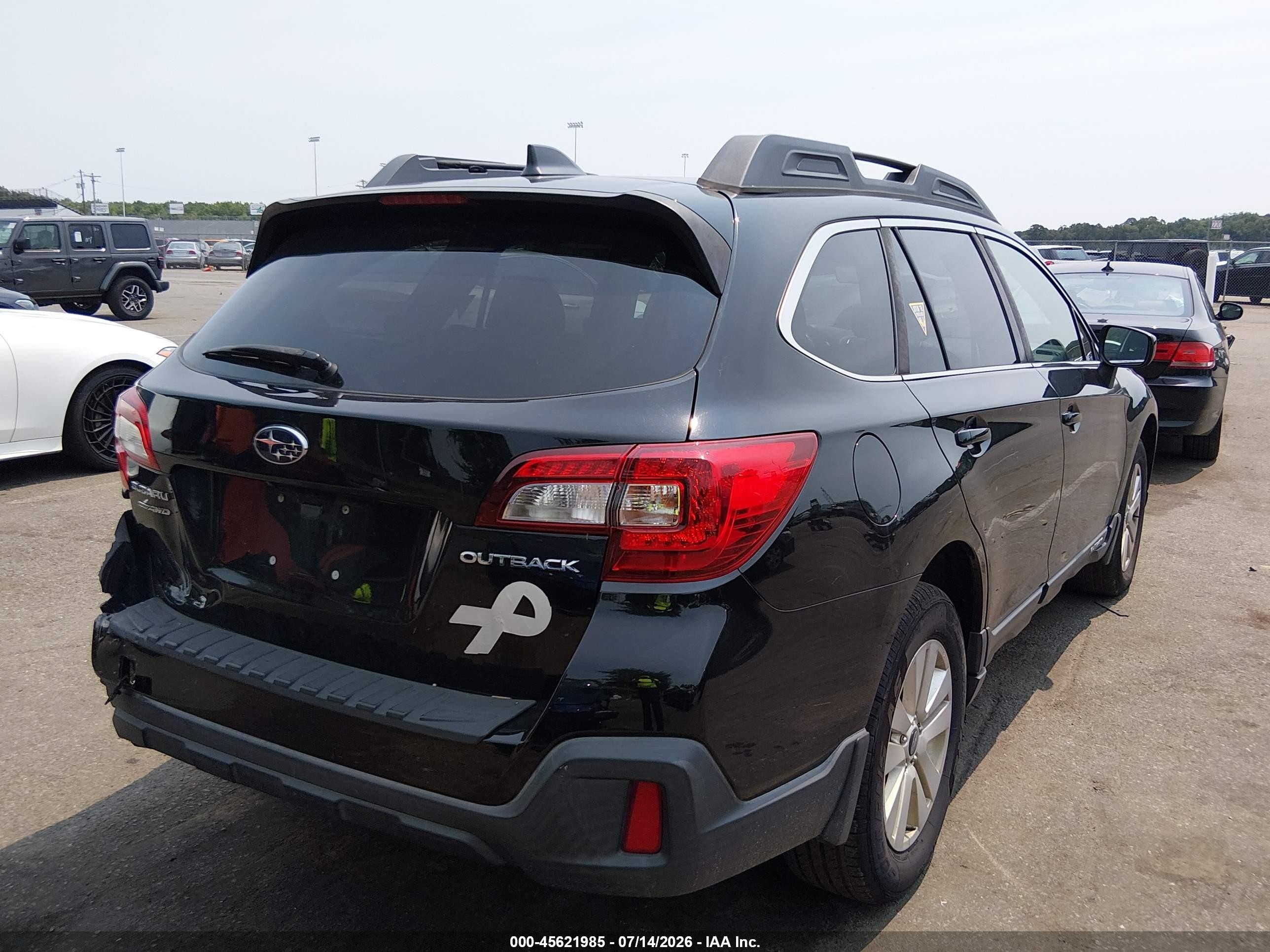 2018 Subaru Outback 2.5i Premium Black vin: 4S4BSACC8J3285427