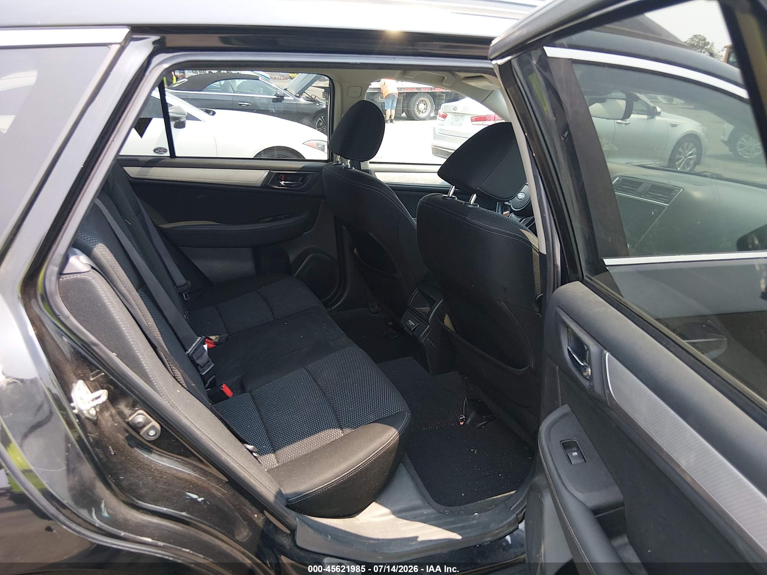 2018 Subaru Outback 2.5i Premium Black vin: 4S4BSACC8J3285427