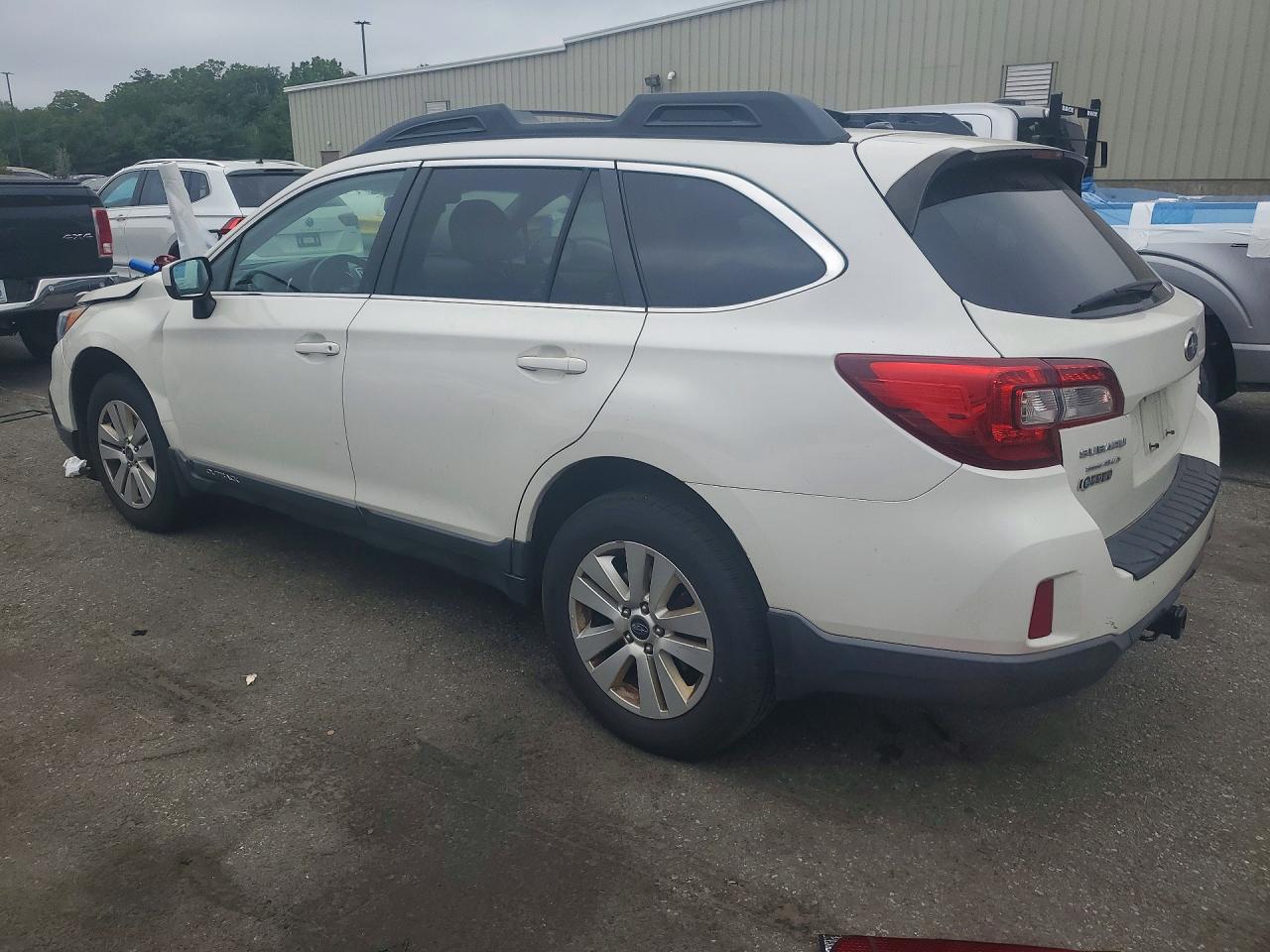 2015 Subaru Outback 2.5i Premium White vin: 4S4BSACC9F3213997