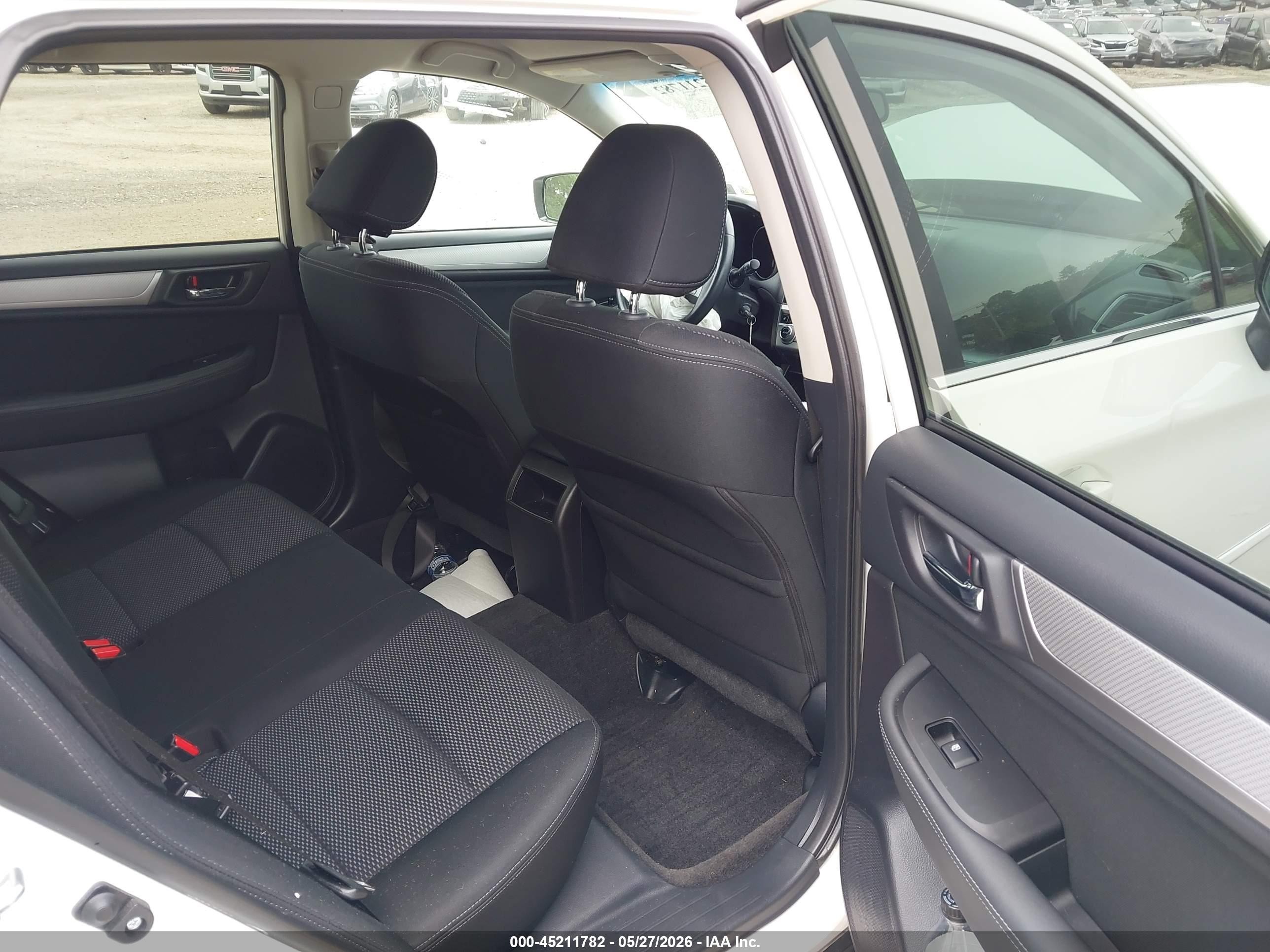 2015 Subaru Outback 2.5i Premium White vin: 4S4BSACC9F3230783