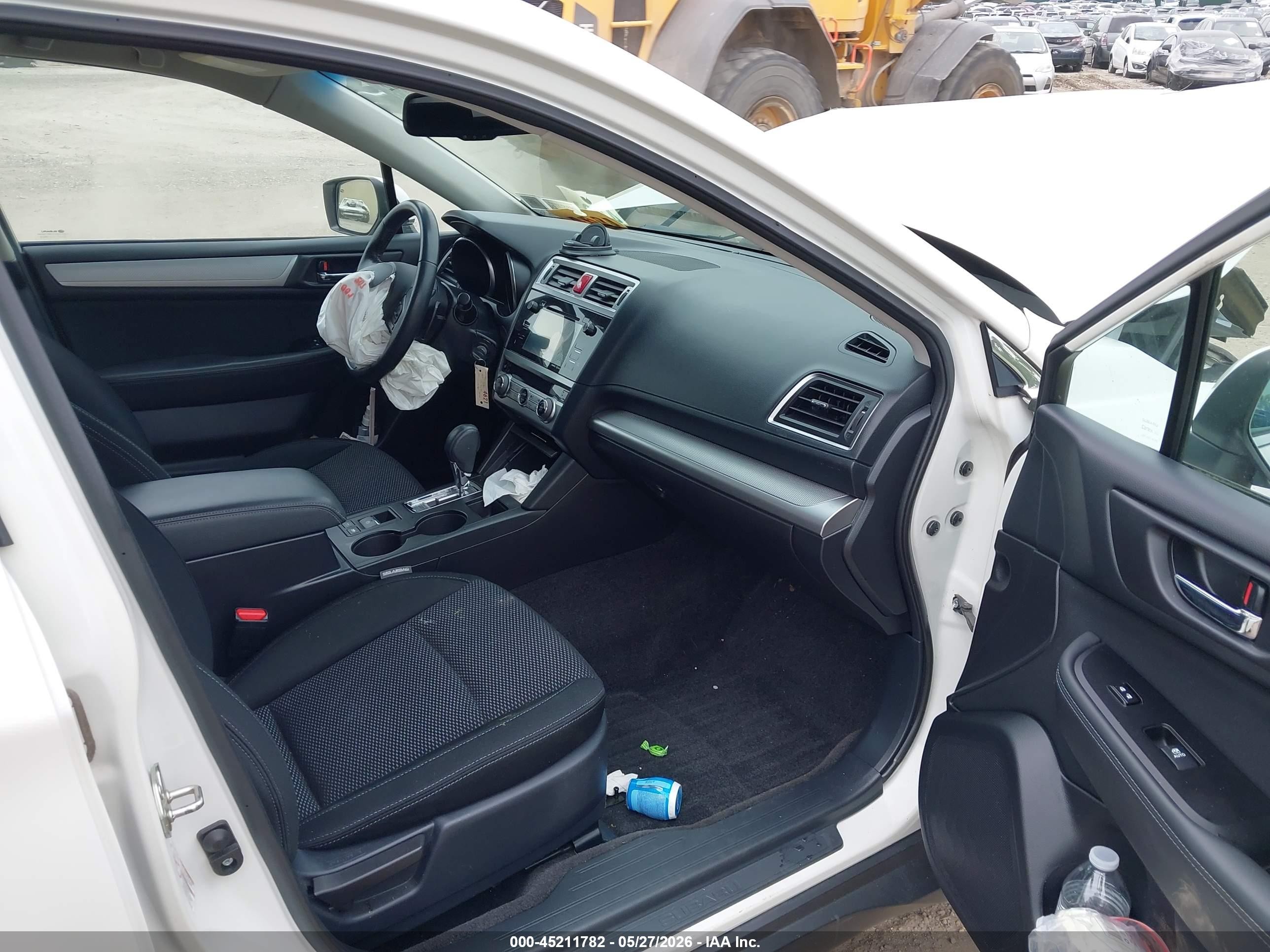 2015 Subaru Outback 2.5i Premium White vin: 4S4BSACC9F3230783