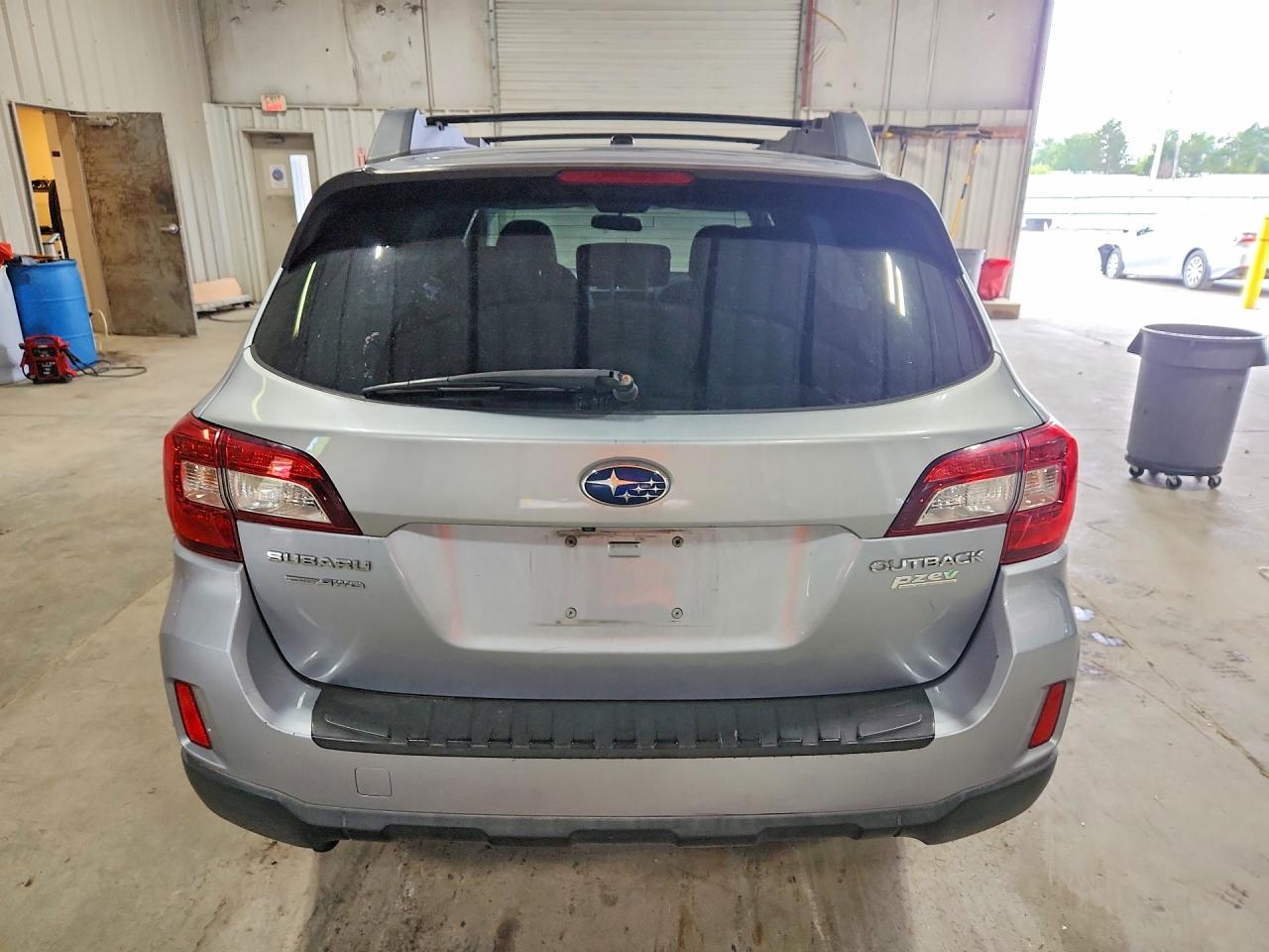 2015 Subaru Outback 2.5i Premium Silver vin: 4S4BSACCXF3263646