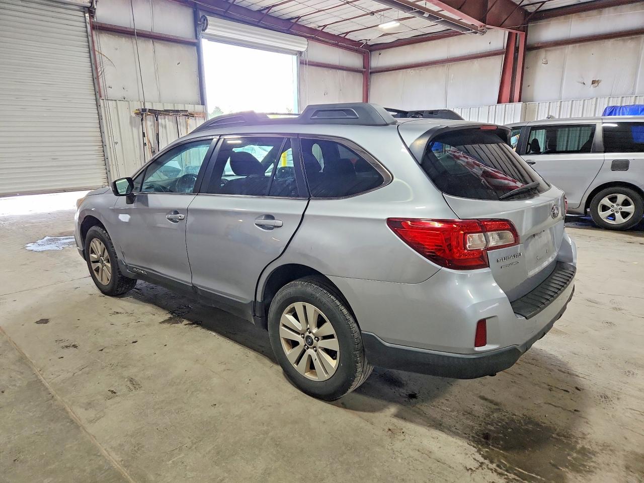 2015 Subaru Outback 2.5i Premium Silver vin: 4S4BSACCXF3263646