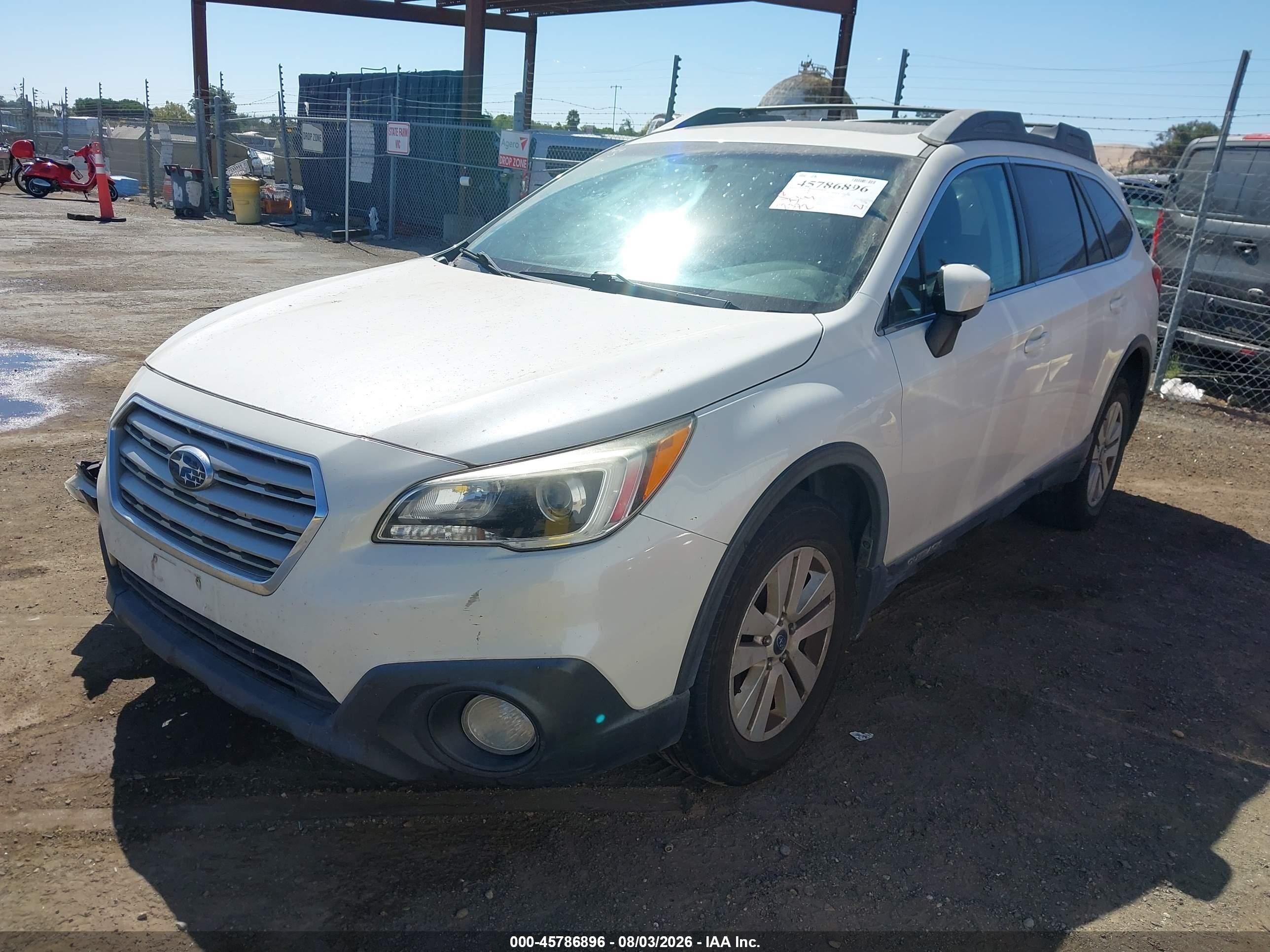 2015 Subaru Outback 2.5i Premium White vin: 4S4BSADC1F3262836