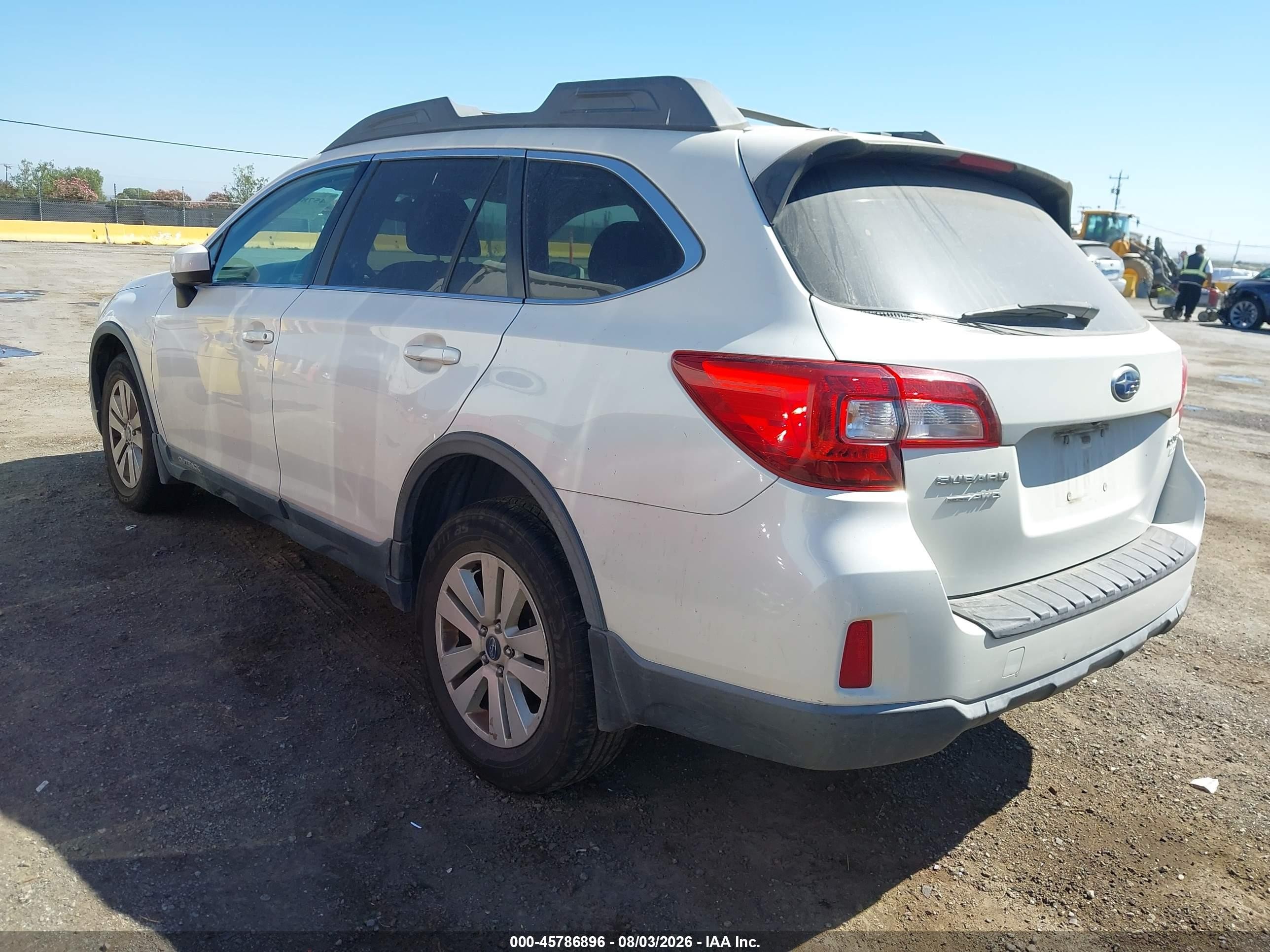 2015 Subaru Outback 2.5i Premium White vin: 4S4BSADC1F3262836