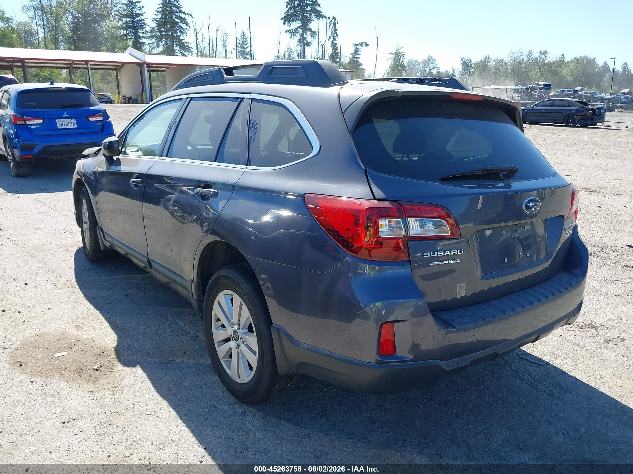 2015 Subaru Outback 2.5i Premium Gray vin: 4S4BSADC2F3222829