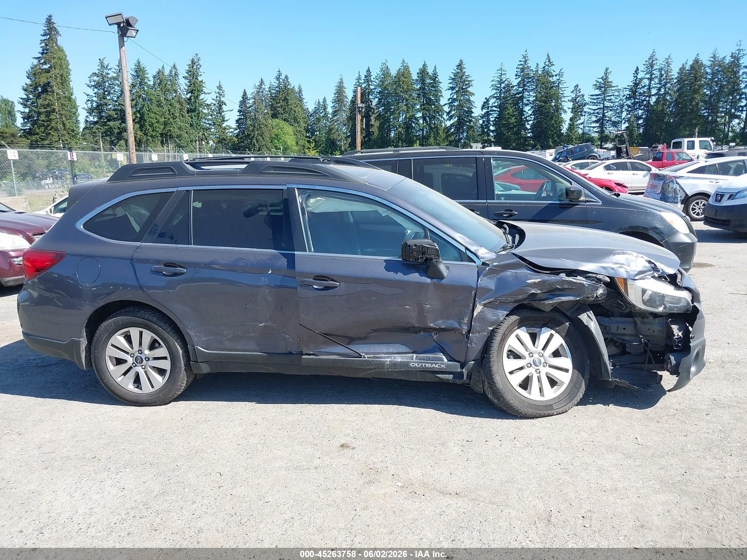 2015 Subaru Outback 2.5i Premium Gray vin: 4S4BSADC2F3222829