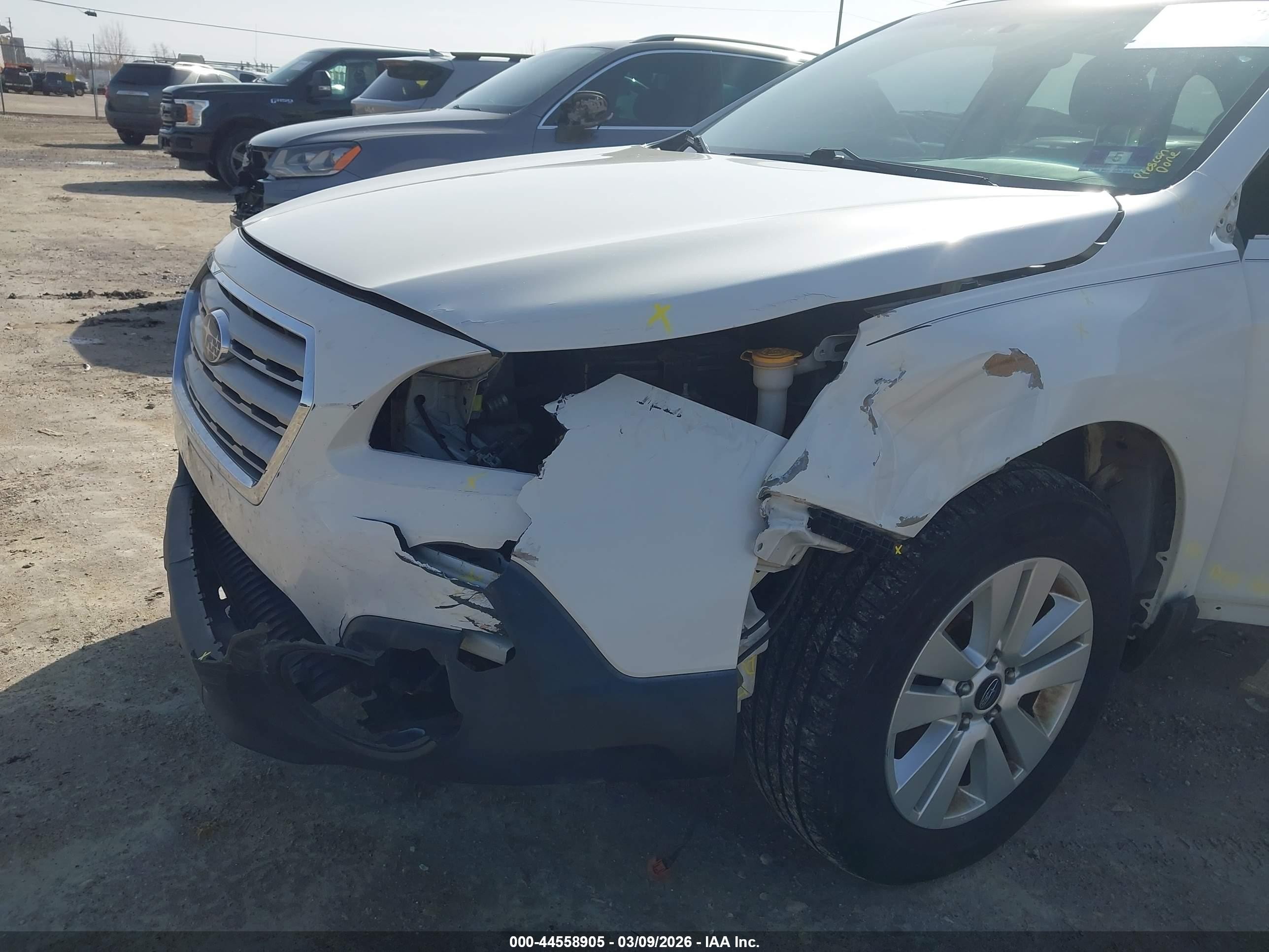 2015 Subaru Outback 2.5i Premium White vin: 4S4BSADC2F3343800