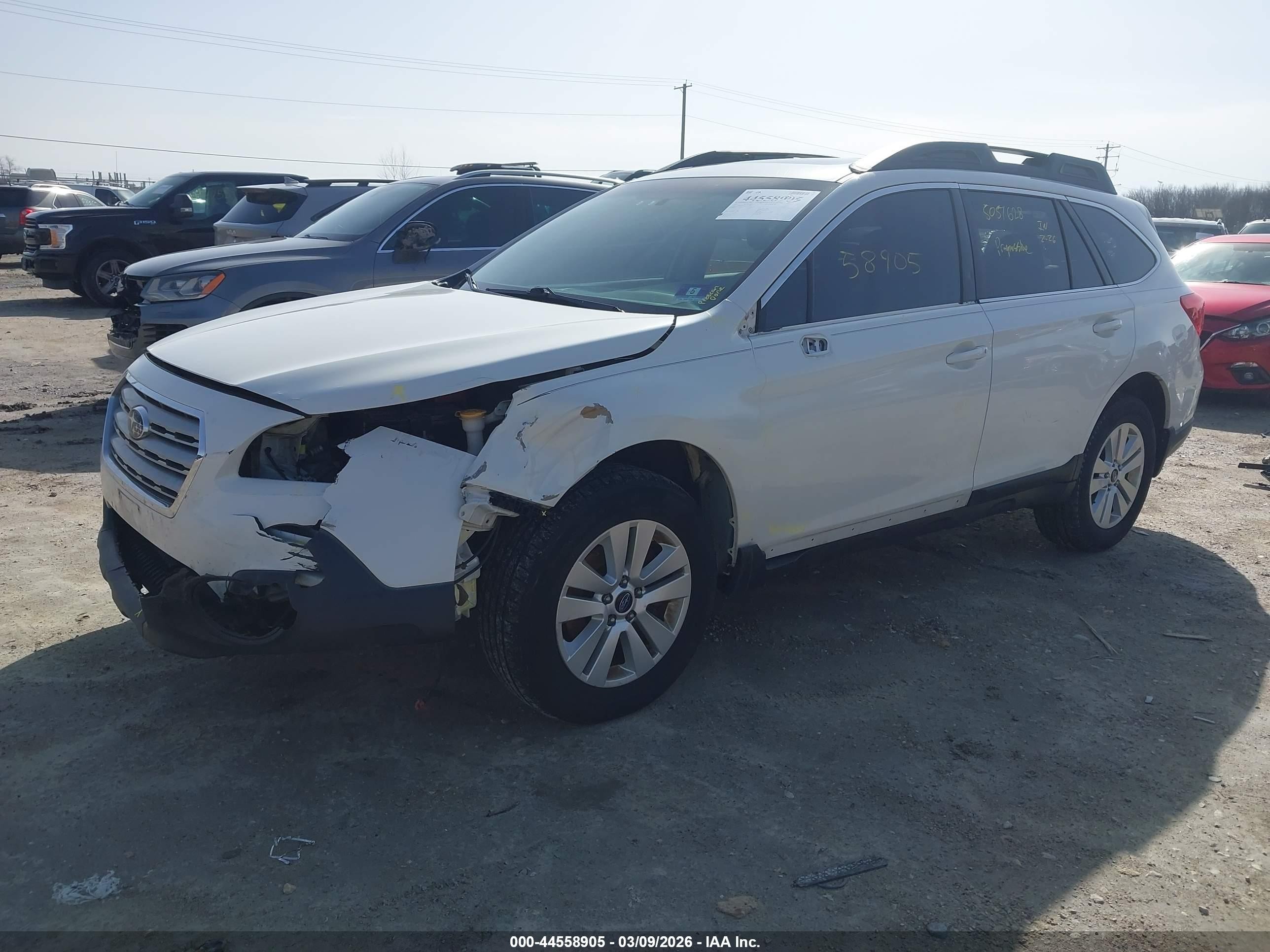 2015 Subaru Outback 2.5i Premium White vin: 4S4BSADC2F3343800