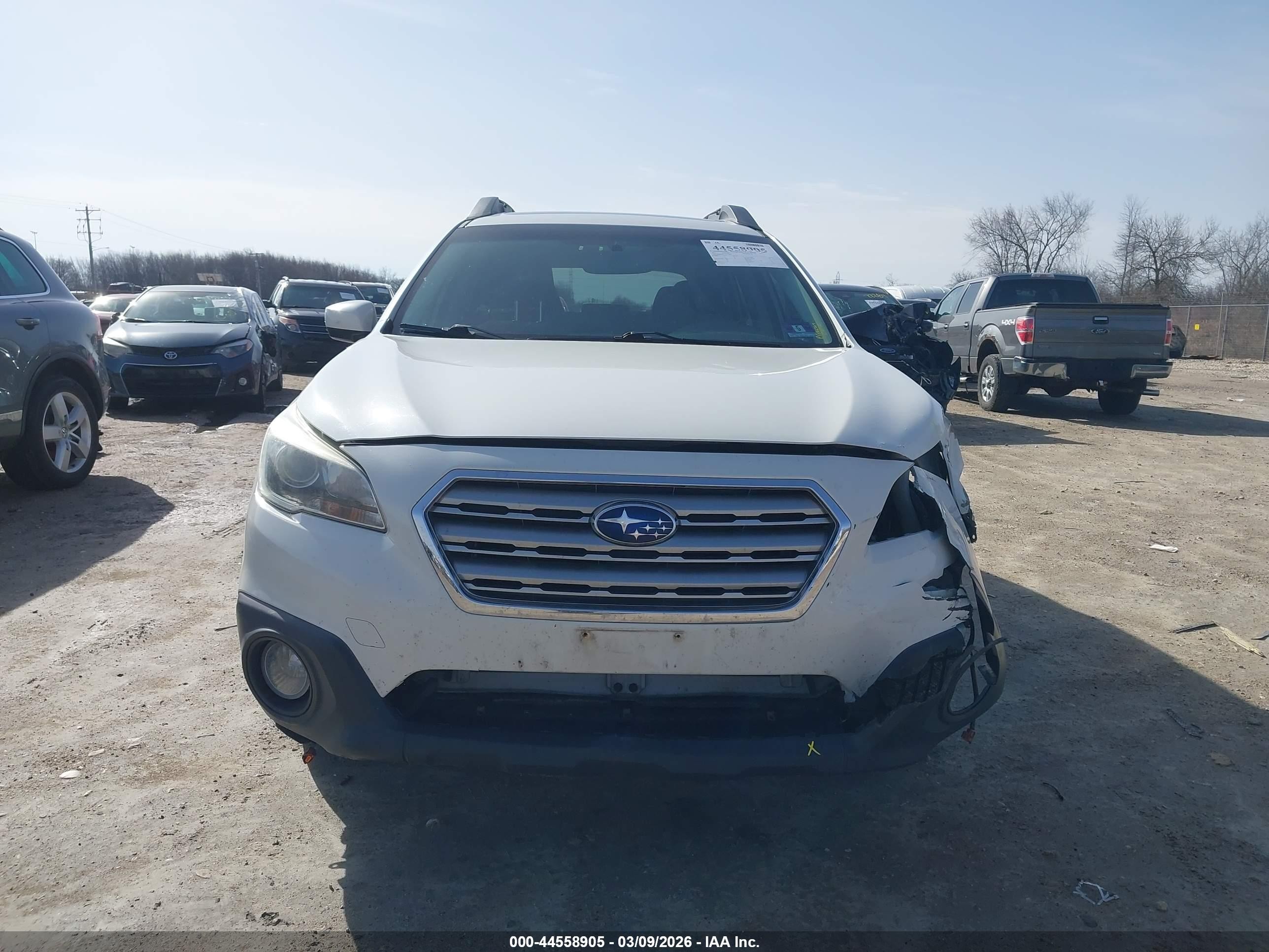 2015 Subaru Outback 2.5i Premium White vin: 4S4BSADC2F3343800