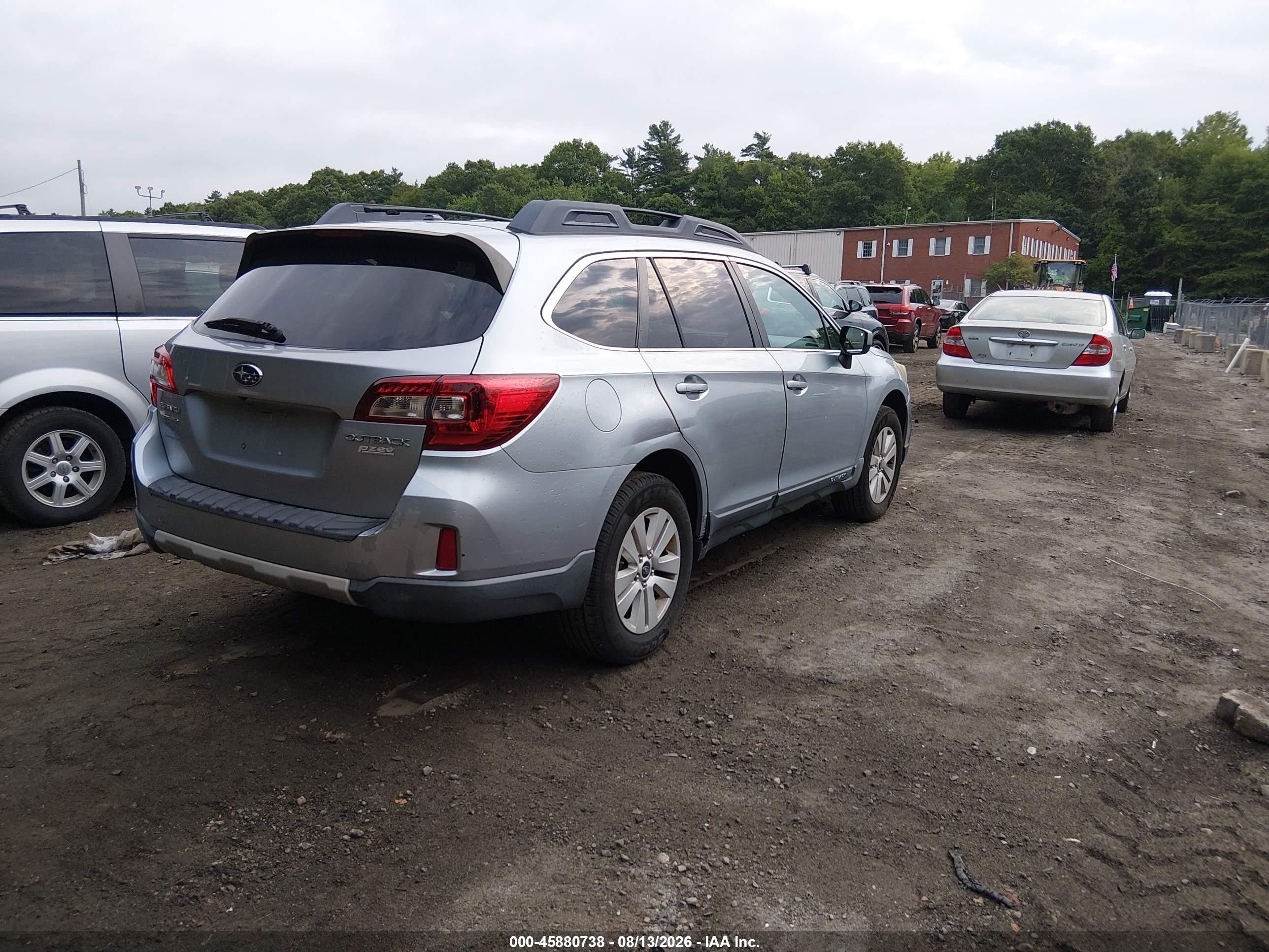 2015 Subaru Outback 2.5i Premium Серебряный vin: 4S4BSADC3F3212004