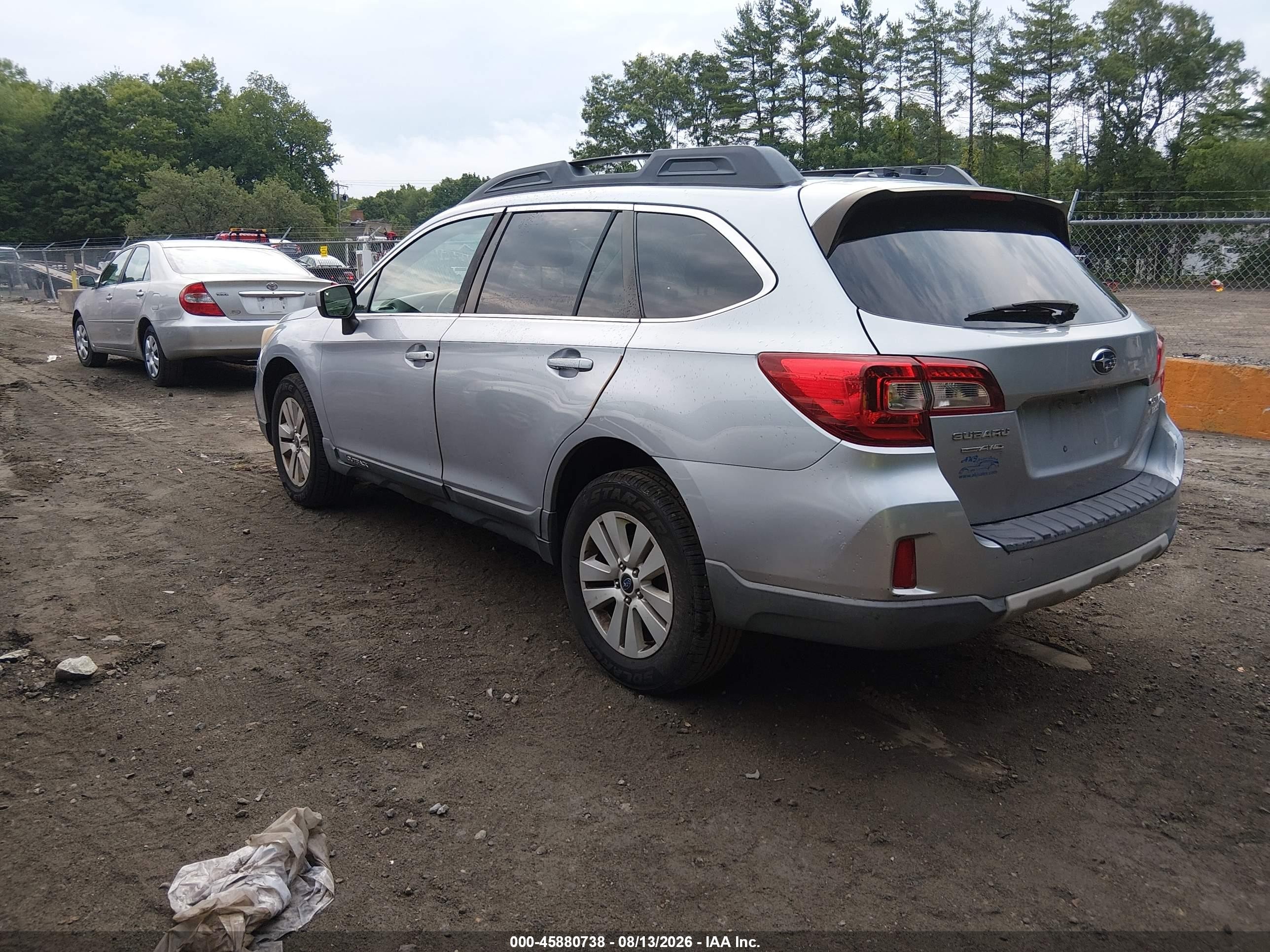 2015 Subaru Outback 2.5i Premium Серебряный vin: 4S4BSADC3F3212004